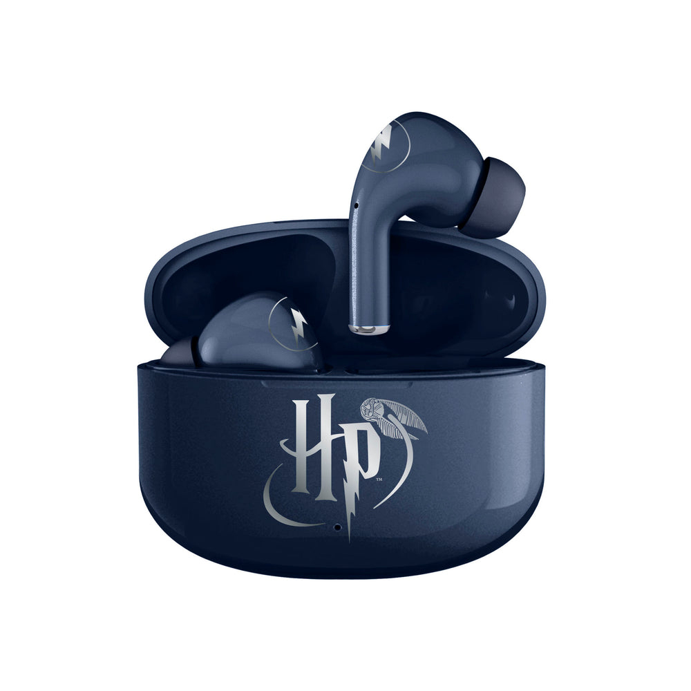 Auricolari blu di Harry Potter in una custodia. Un auricolare è fuori. La custodia ha un logo.