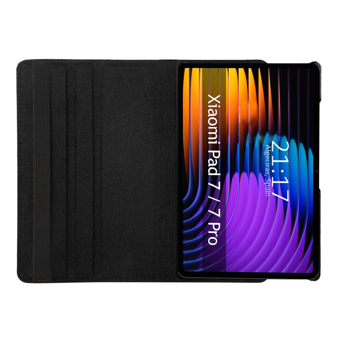 Tableta en una funda negra. Pantalla muestra hora, ubicación. Texto Xiaomi Pad 7 / 7 Pro.