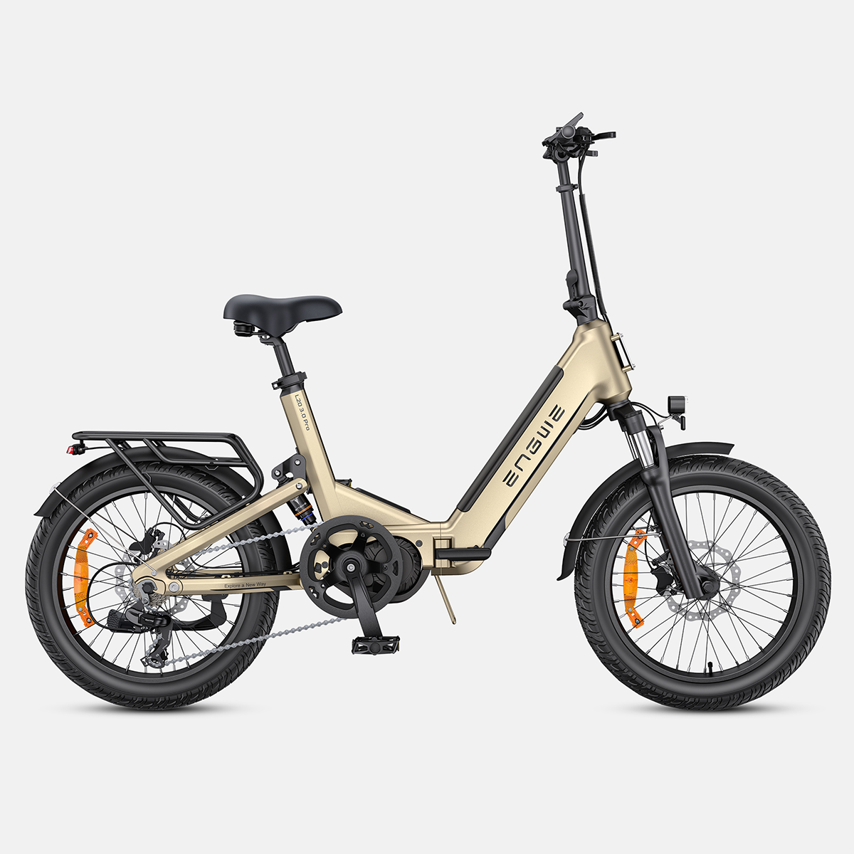 Bicicletta elettrica dorata su sfondo chiaro, con pneumatici e sella neri.