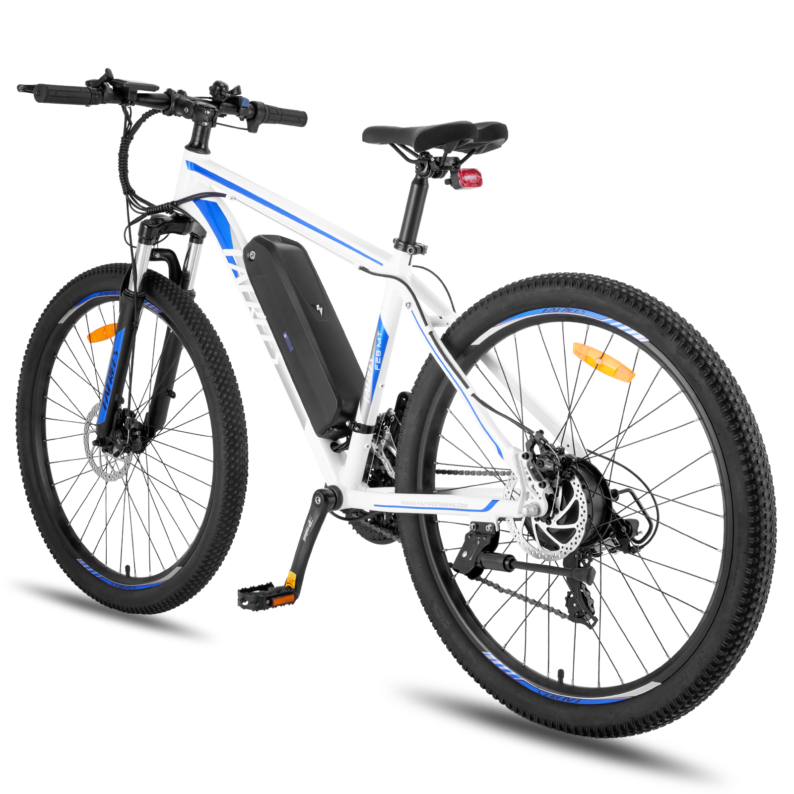 Bicicleta eléctrica blanca y azul, con componentes y neumáticos negros. Tiene una batería negra. Fondo blanco.