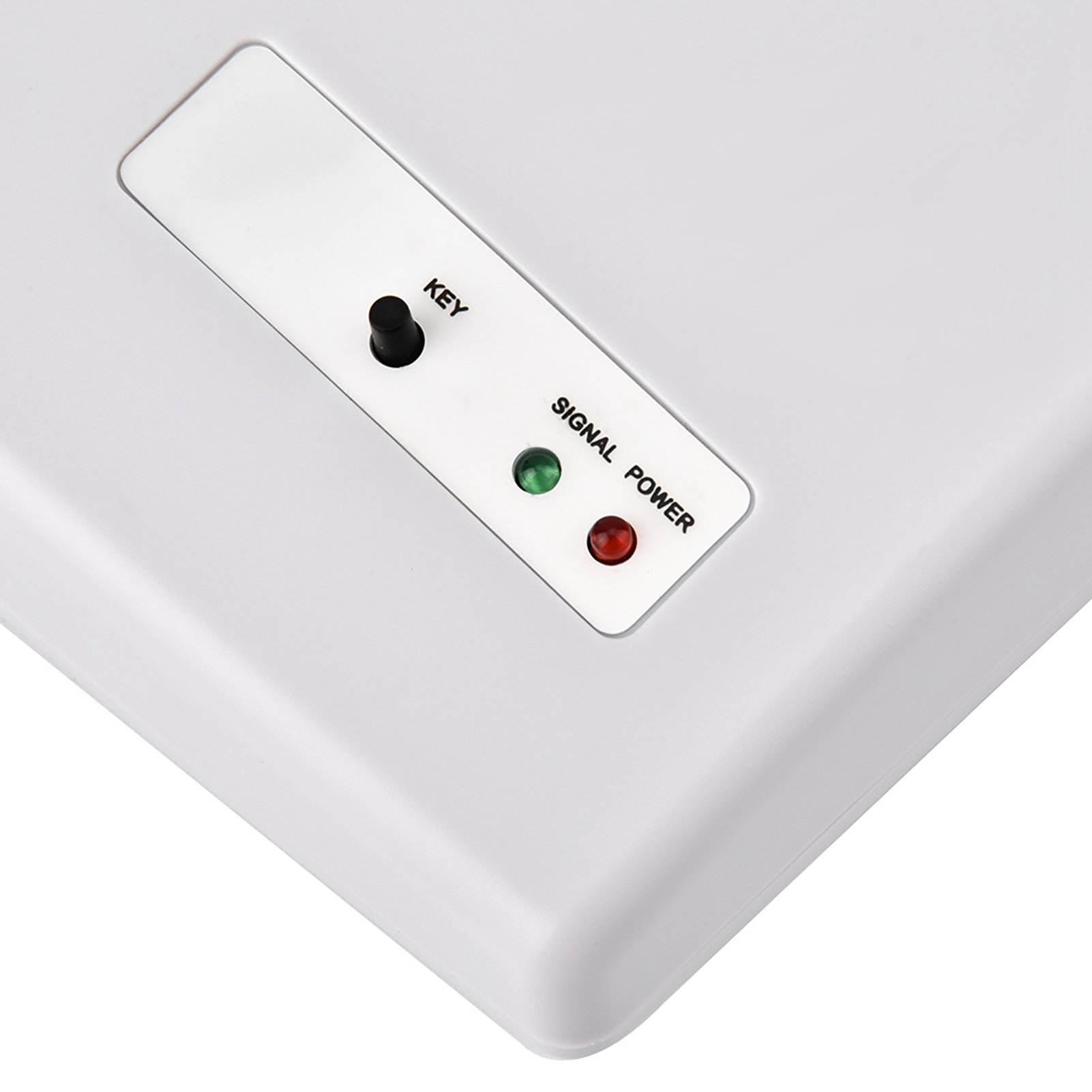 Weißes elektronisches Gerät mit Schlüssel und Signal-Power-Leuchten.
