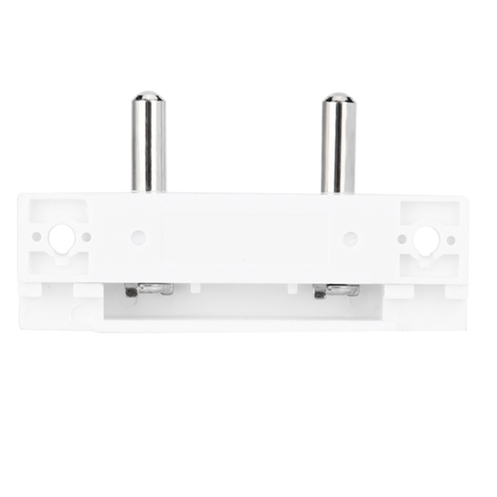Weißer elektrischer Stecker mit zwei silbernen Stiften. Verfügt über einen rechteckigen Sockel und zwei Befestigungslöcher.