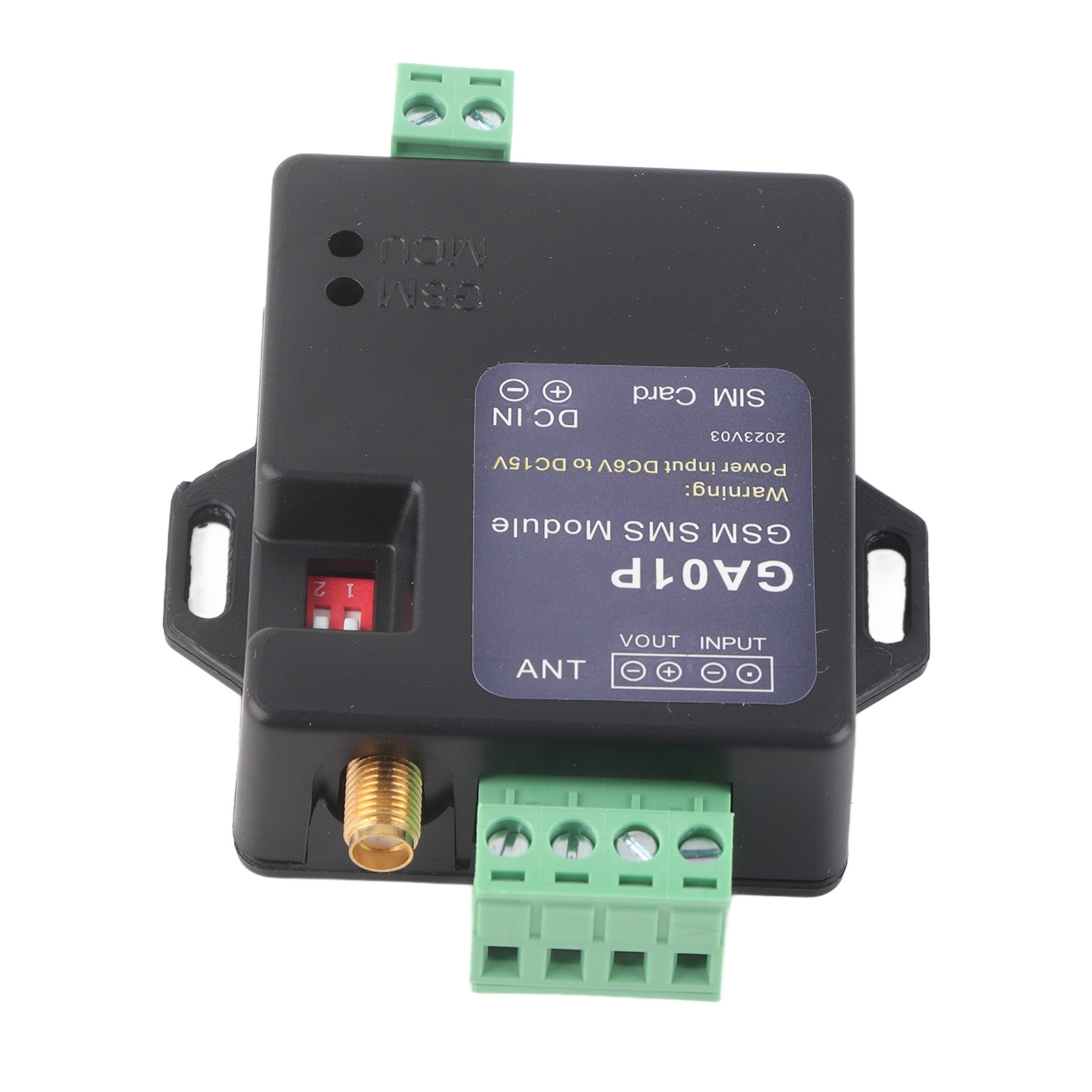 Ein schwarzes GSM SMS-Modul mit grünen Anschlüssen, einem SIM-Kartensteckplatz und einigen Etiketten.