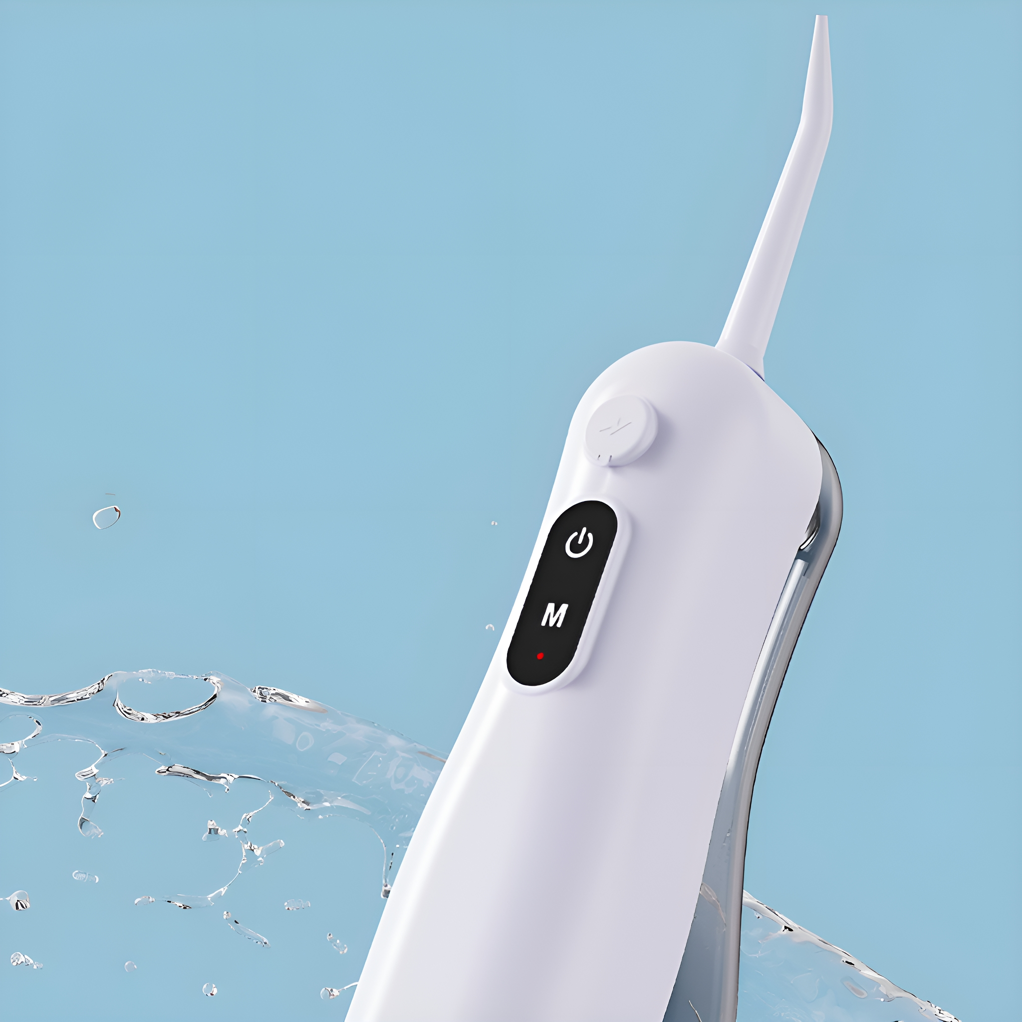 Ein weißer Wasser-Flosser mit Wasserausstoß, vor blauem Hintergrund. Mit Power- und Modustasten.