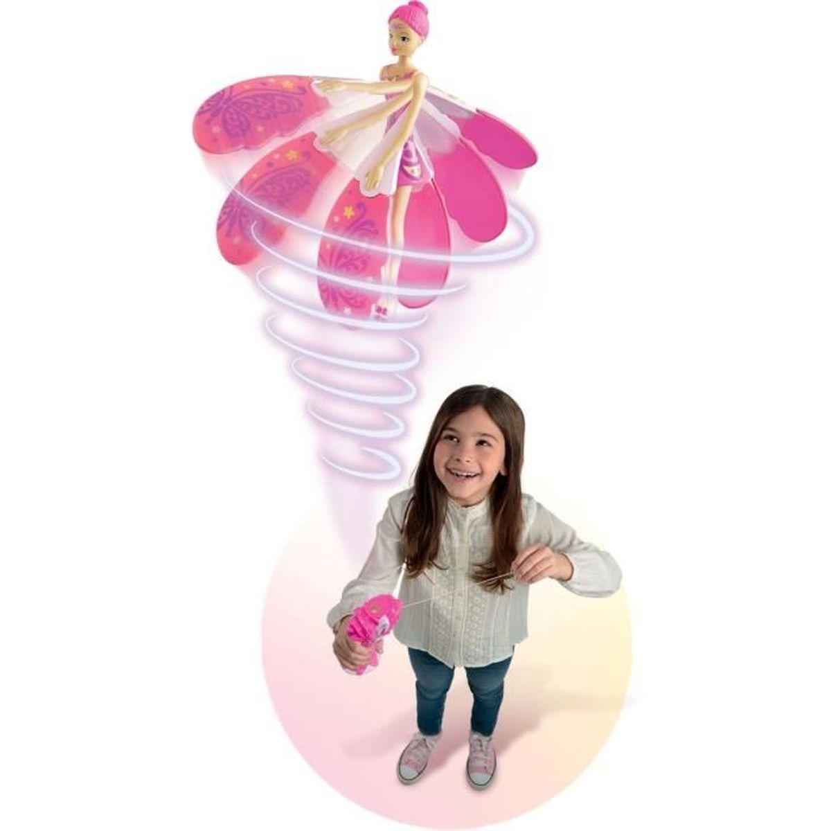 Mädchen spielt mit einer Puppe mit sich drehendem Rock. Rosa und weißes Farbschema.