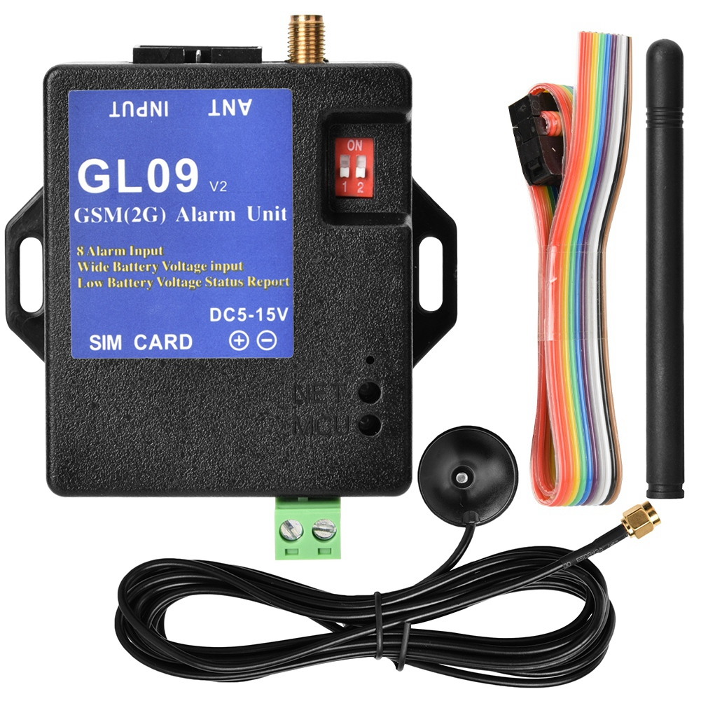 Eine schwarze GSM-Alarmeinheit mit Kabeln, Antenne und SIM-Kartensteckplatz.
