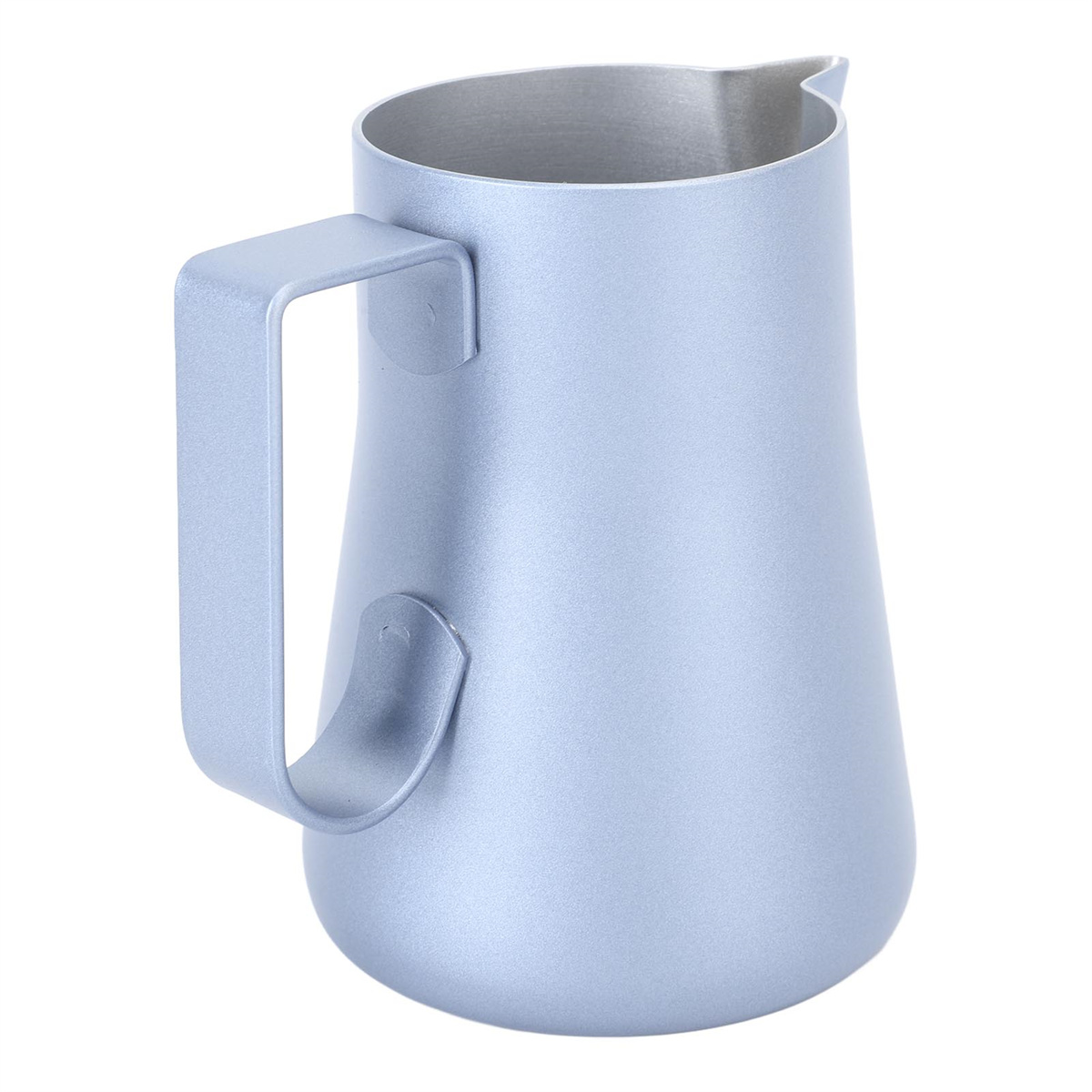 Hellblaue Milchkanne mit Henkel, freigestellt vor weißem Hintergrund.