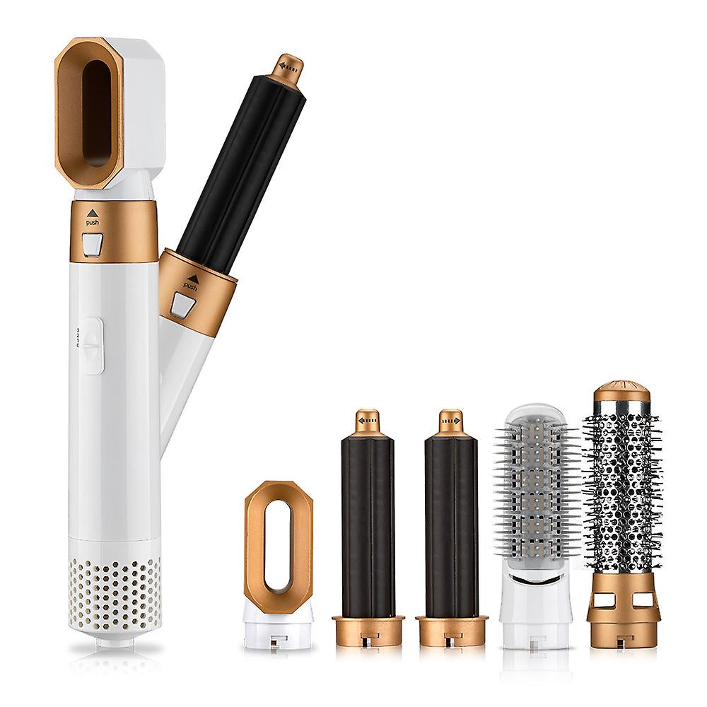 Ein weiß-goldenes Haarstyling-Werkzeugset mit verschiedenen Aufsätzen, auf weißem Hintergrund.