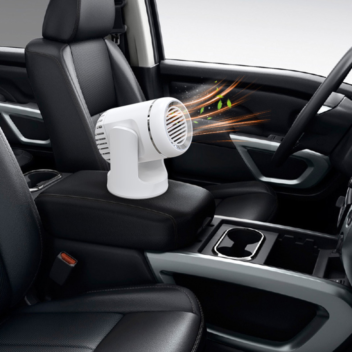Eine weiße Autoheizung im schwarzen Innenraum eines Autos, mit Luftauslässen und einer schwarzen Armlehne im Vordergrund.