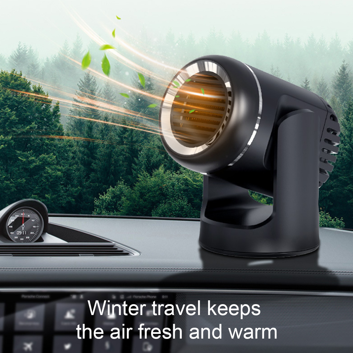 Eine schwarze Autoheizung mit Lufterfrischer auf dem Armaturenbrett. Waldhintergrund mit Text über Winterreisen.