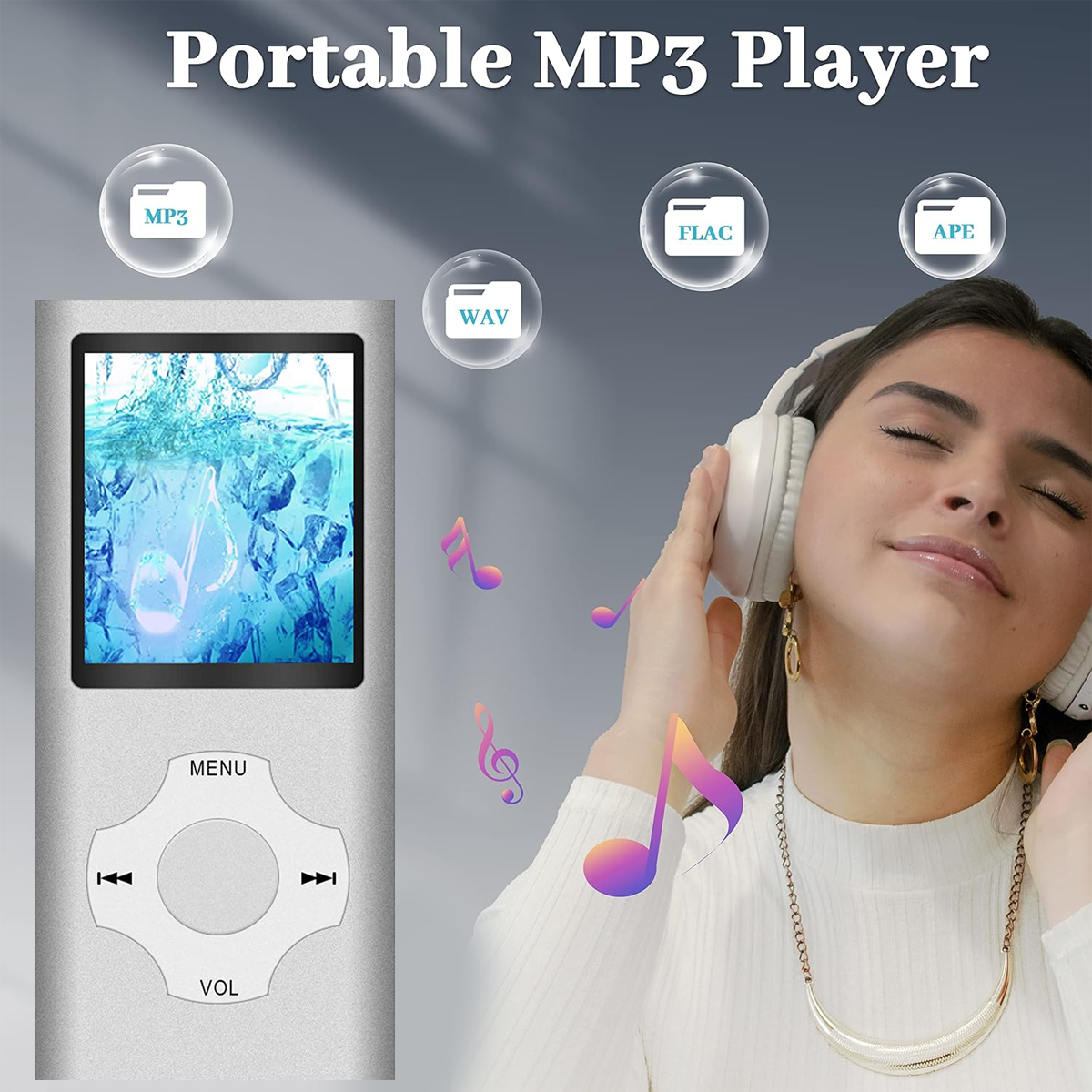 Ein silberner tragbarer MP3-Player. Eine Frau trägt Kopfhörer und genießt Musik.