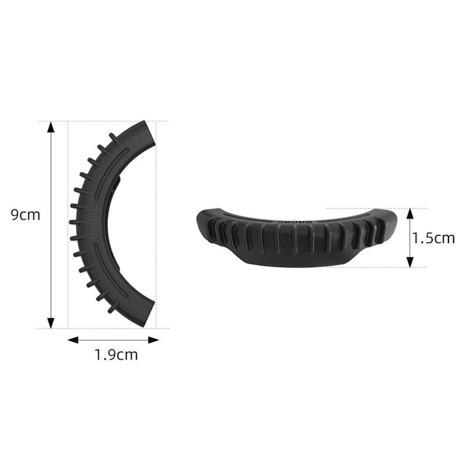 Oggetto nero semicircolare con misure: 9 cm di lunghezza, 1,9 cm di larghezza e 1,5 cm di spessore.