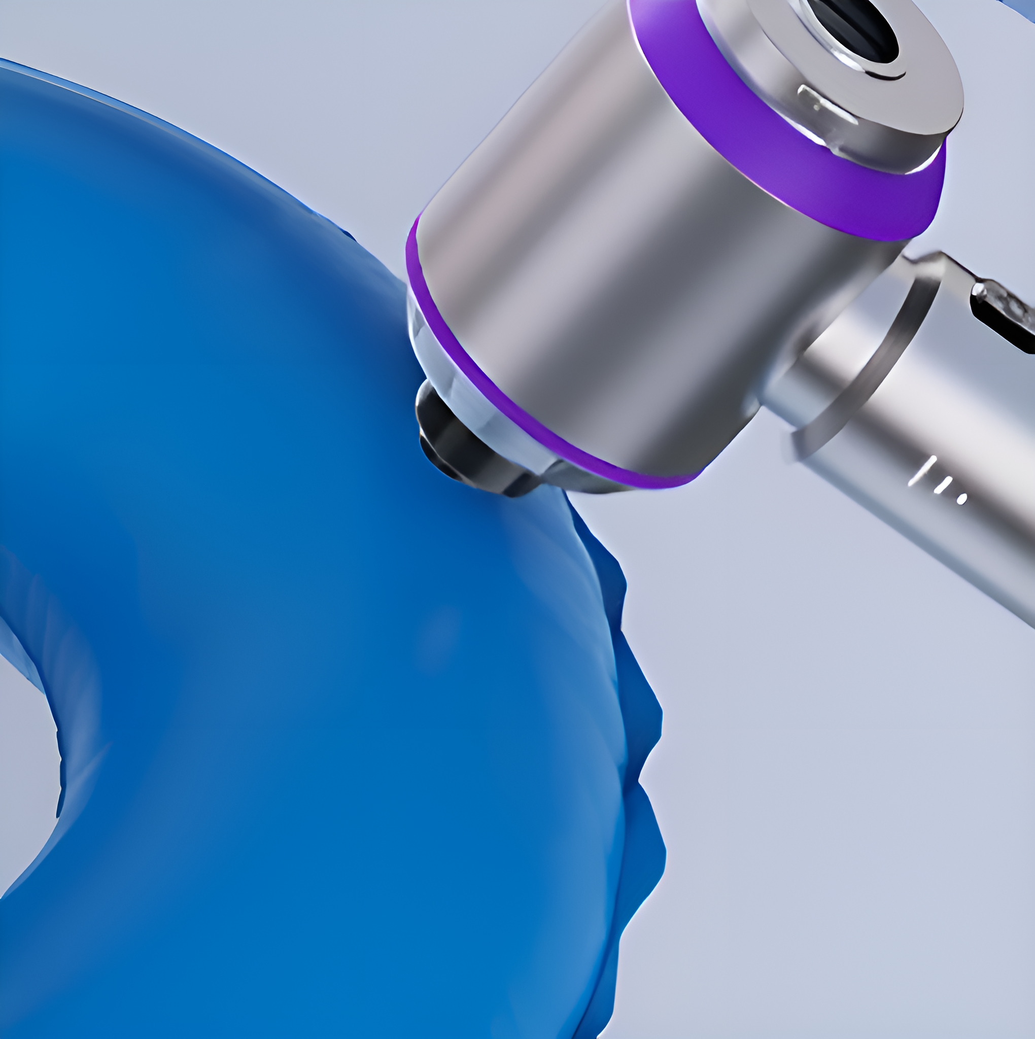 Silbernes und lilafarbenes Dentalwerkzeug über blauer Substanz. Der Hintergrund ist ein helles, verschwommenes Blau.