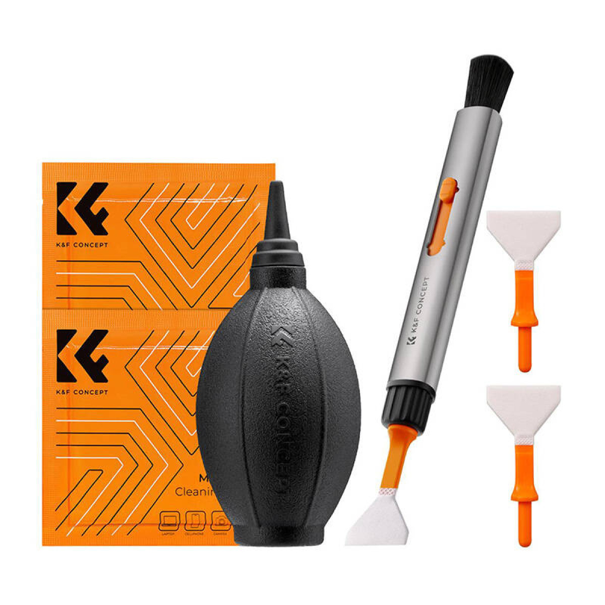 Reinigungsset mit Blasebalg, Reinigungstüchern und Bürste mit weißen und orangenen Akzenten. Zwei orange Päckchen.