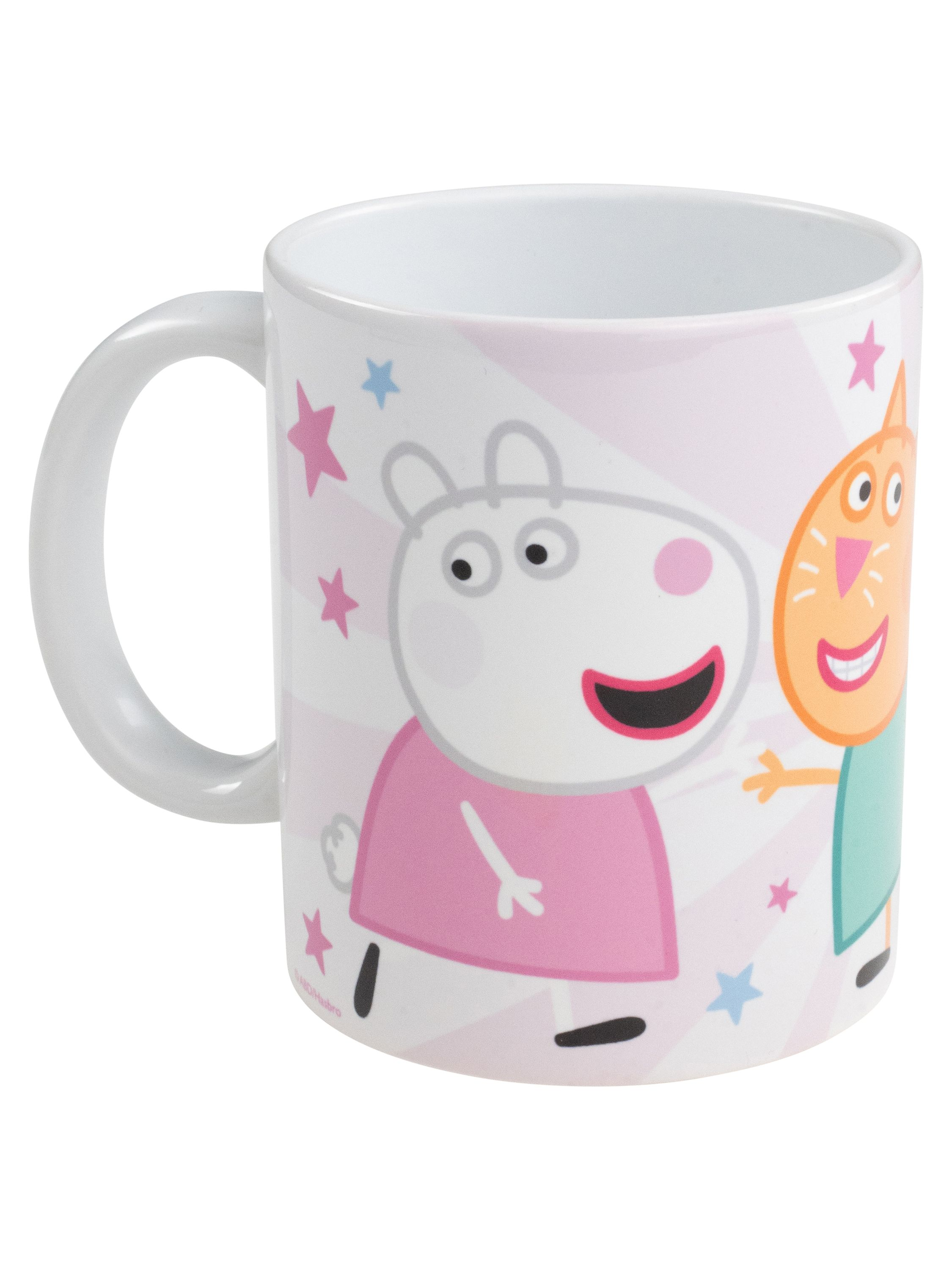 Weißer Becher mit Zeichentrickfiguren Peppa Wutz und einer Katze. Rosa und blaue Sterne verzieren den Becher.