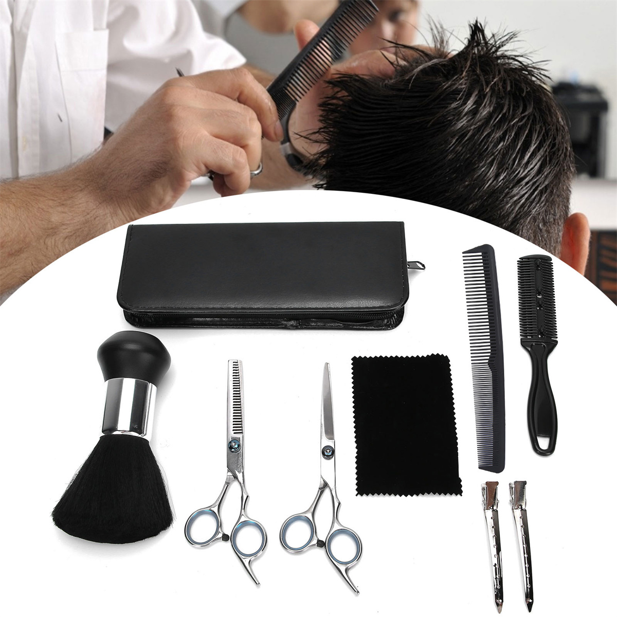 Friseur schneidet Haare, mit Werkzeugen: Schere, Kämme, Puderpinsel, Clipper und einer schwarzen Tasche.