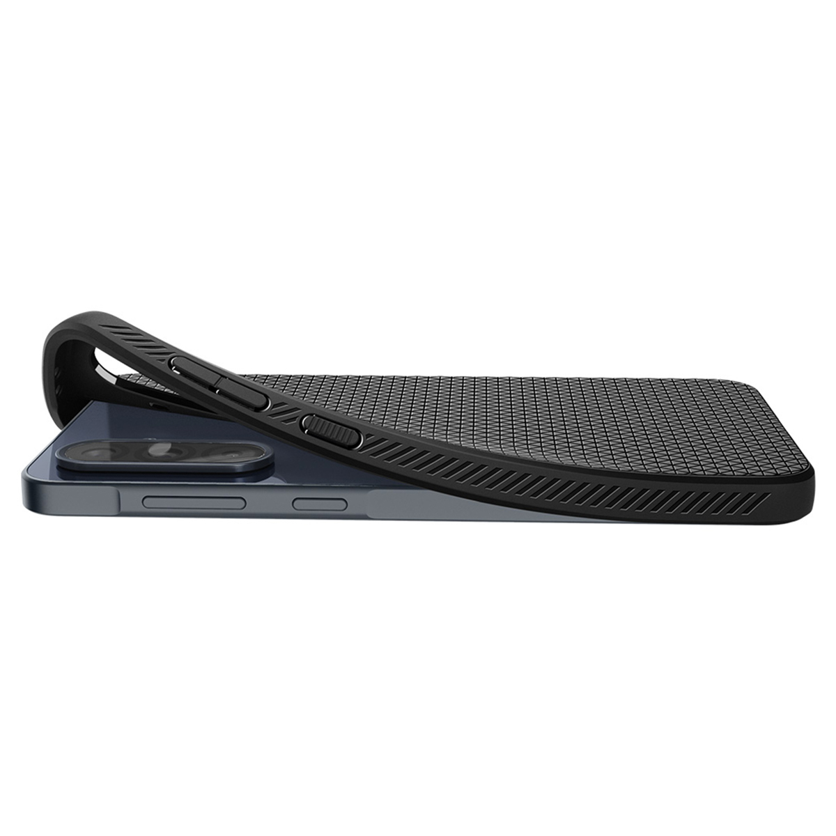 Zwarte telefoon in een zwarte, getextureerde telefoonhoes. Zijaanzicht, witte achtergrond.