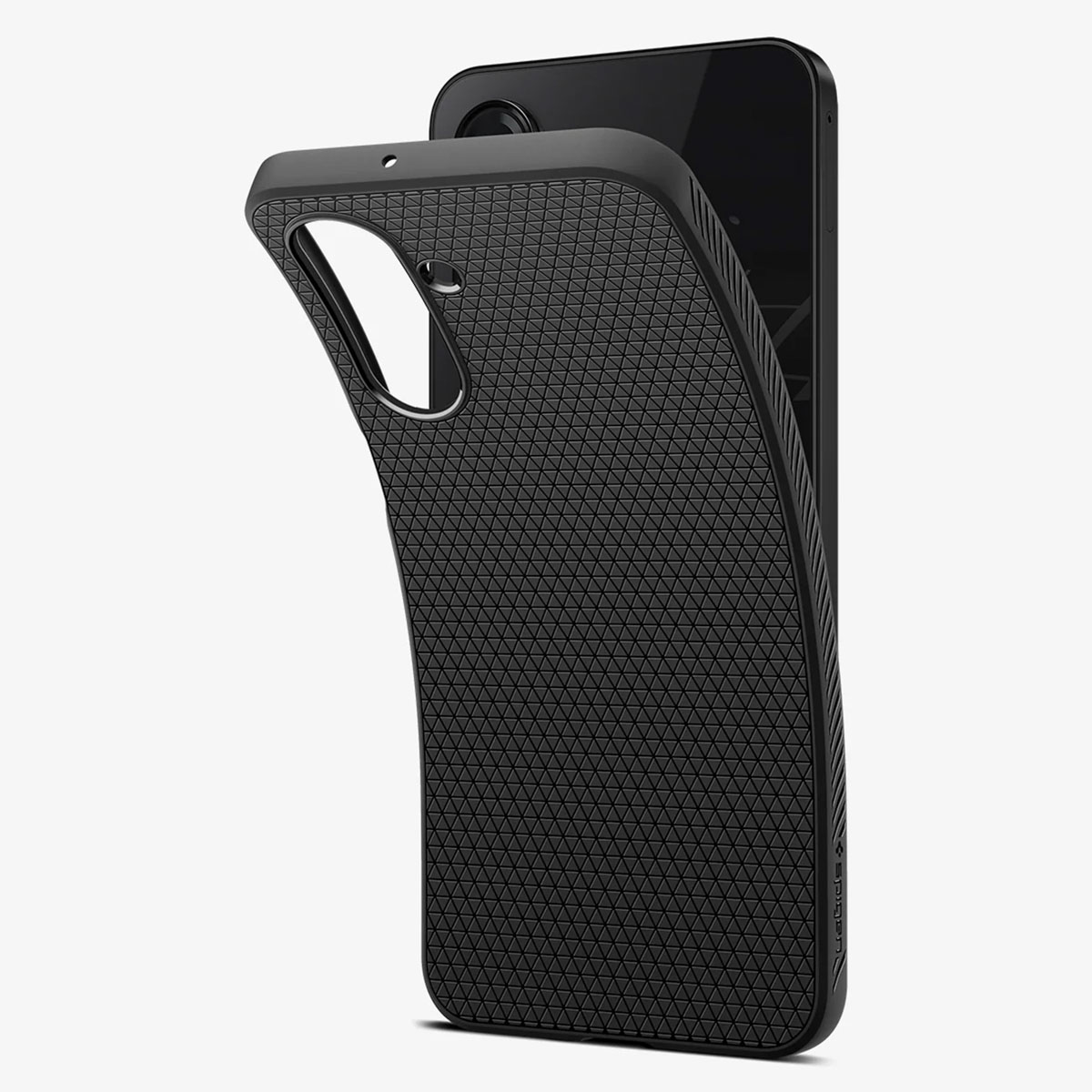 Coque transparente sur téléphone noir, vue en angle. Montre les détails.