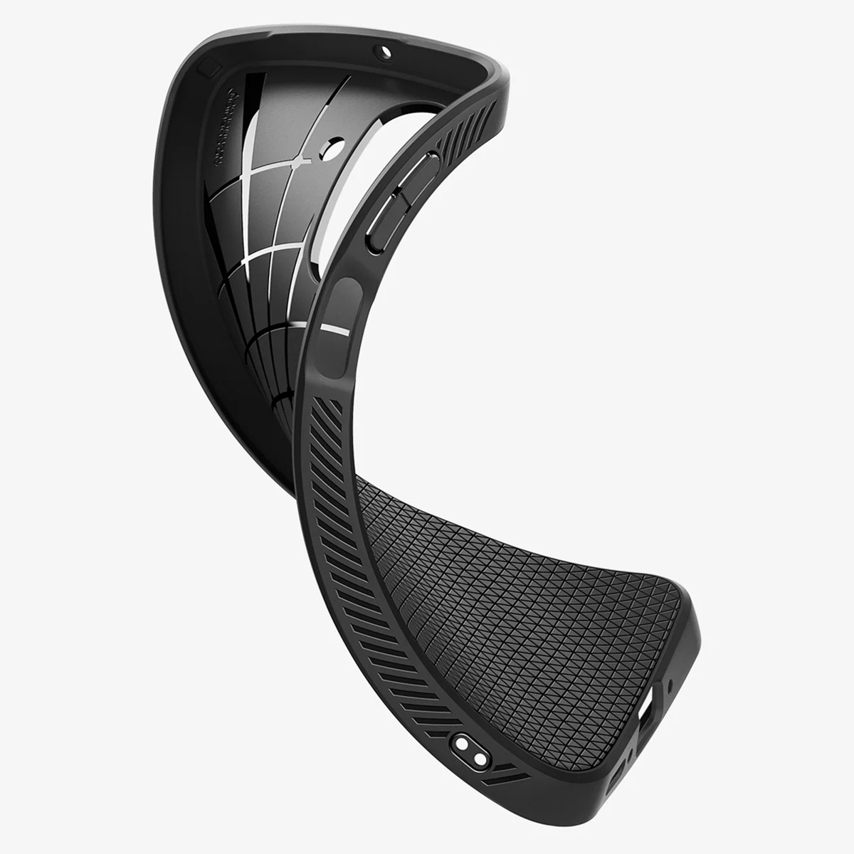 Coque de téléphone noire et flexible, pliée pour montrer le design intérieur. Fond blanc.