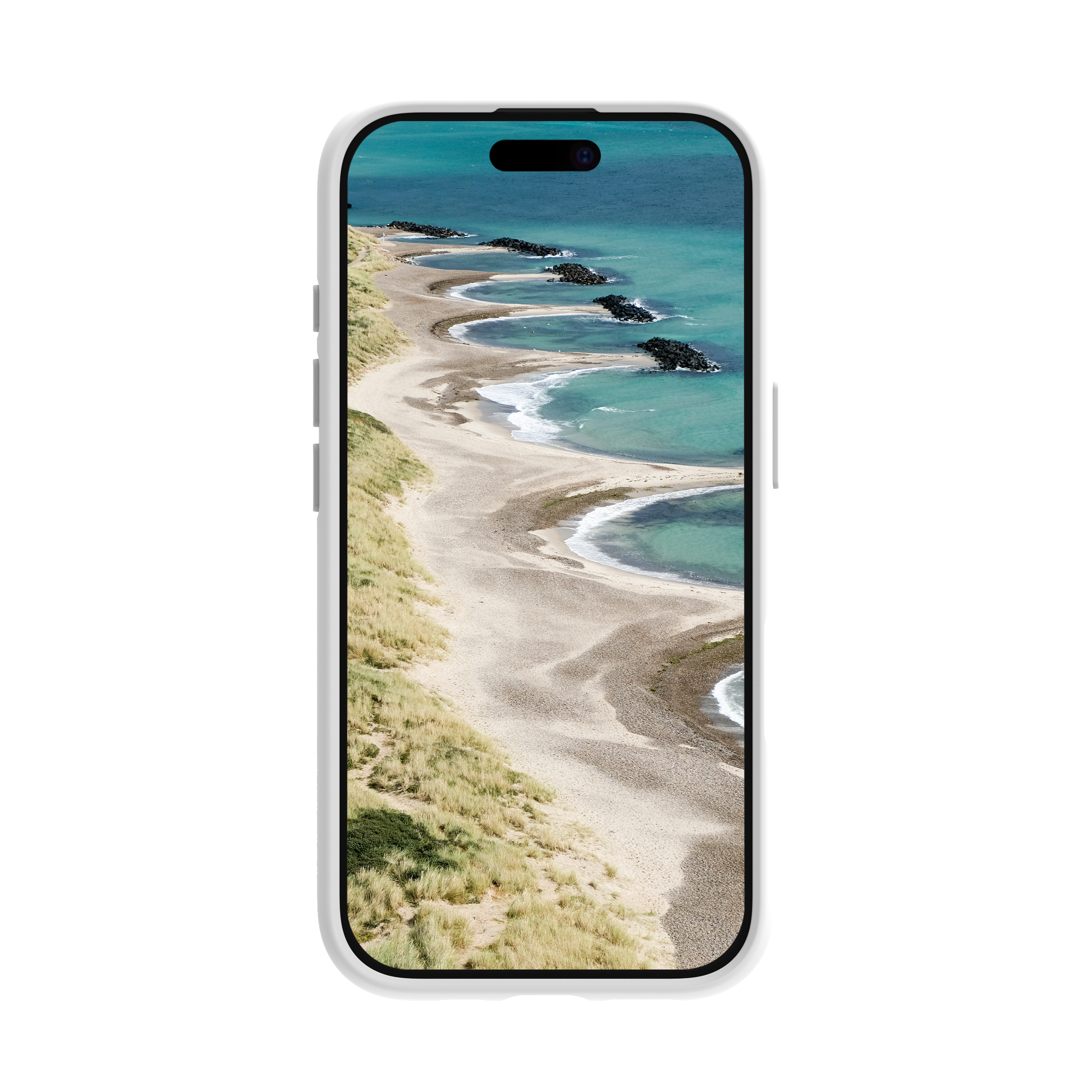 Un telefono in una custodia bianca che mostra una scena di spiaggia con acqua e sabbia. Il telefono è isolato.