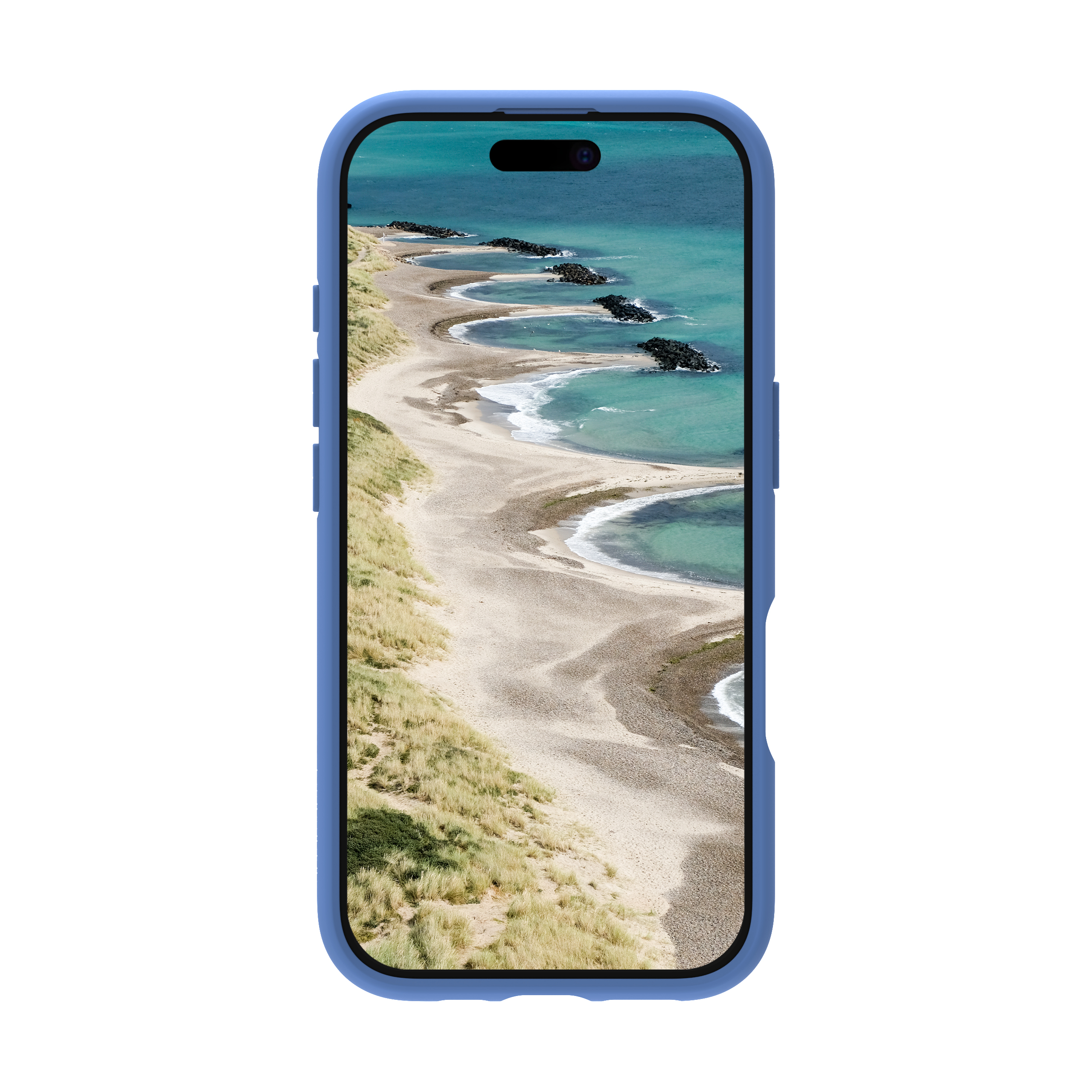 Telefono in custodia blu sulla spiaggia, acqua blu.