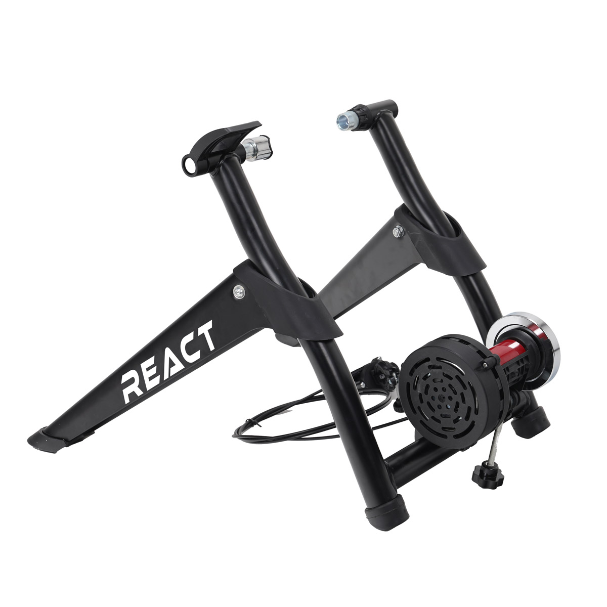 Czarny trenażer rowerowy z logo REACT. Posiada rolkę i czarną ramę. Białe tło.