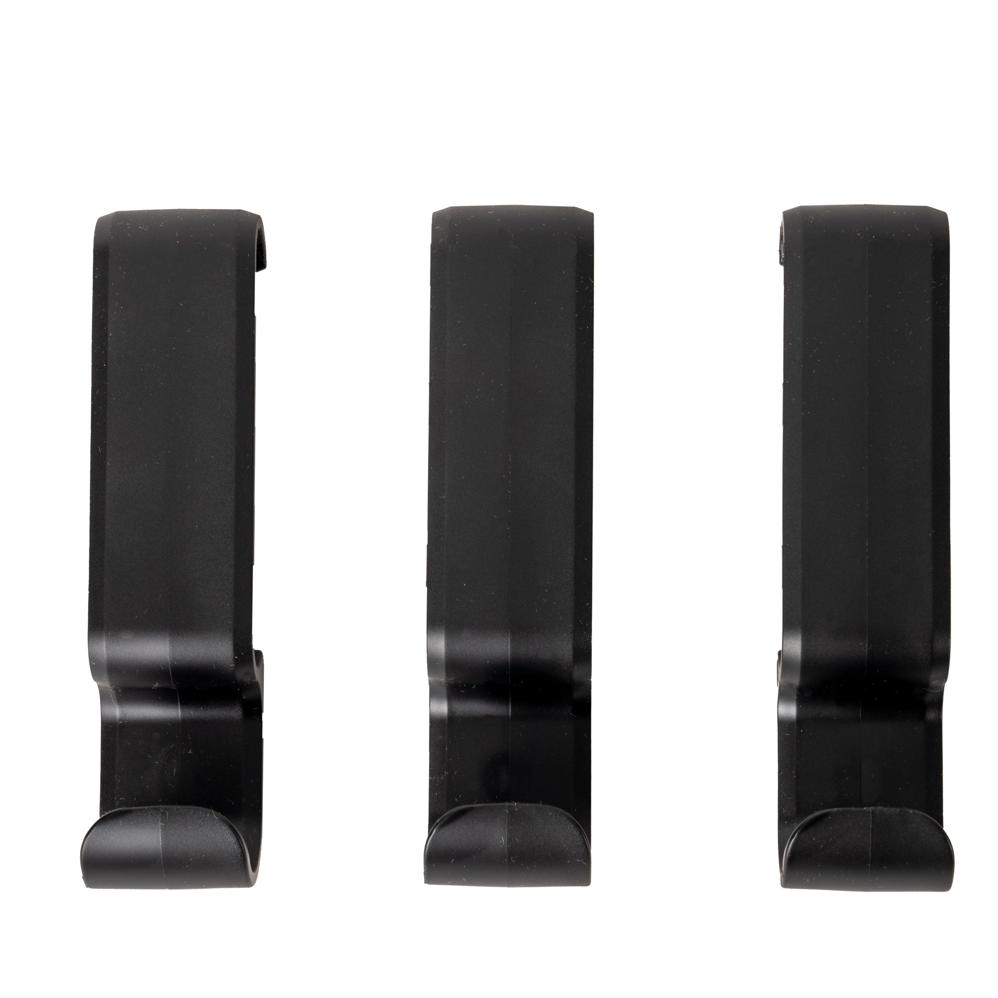 Tres ganchos negros, diseño curvo, con un gancho en la parte inferior de cada uno, fondo blanco.