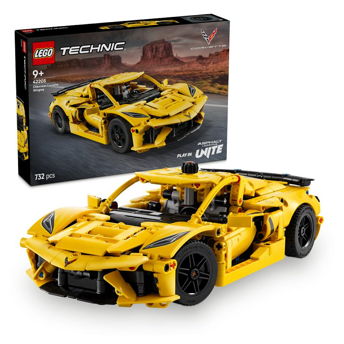 Un modelo Lego Technic Chevrolet Corvette Stingray, amarillo, junto a su caja, mostrando el diseño y los detalles del coche.