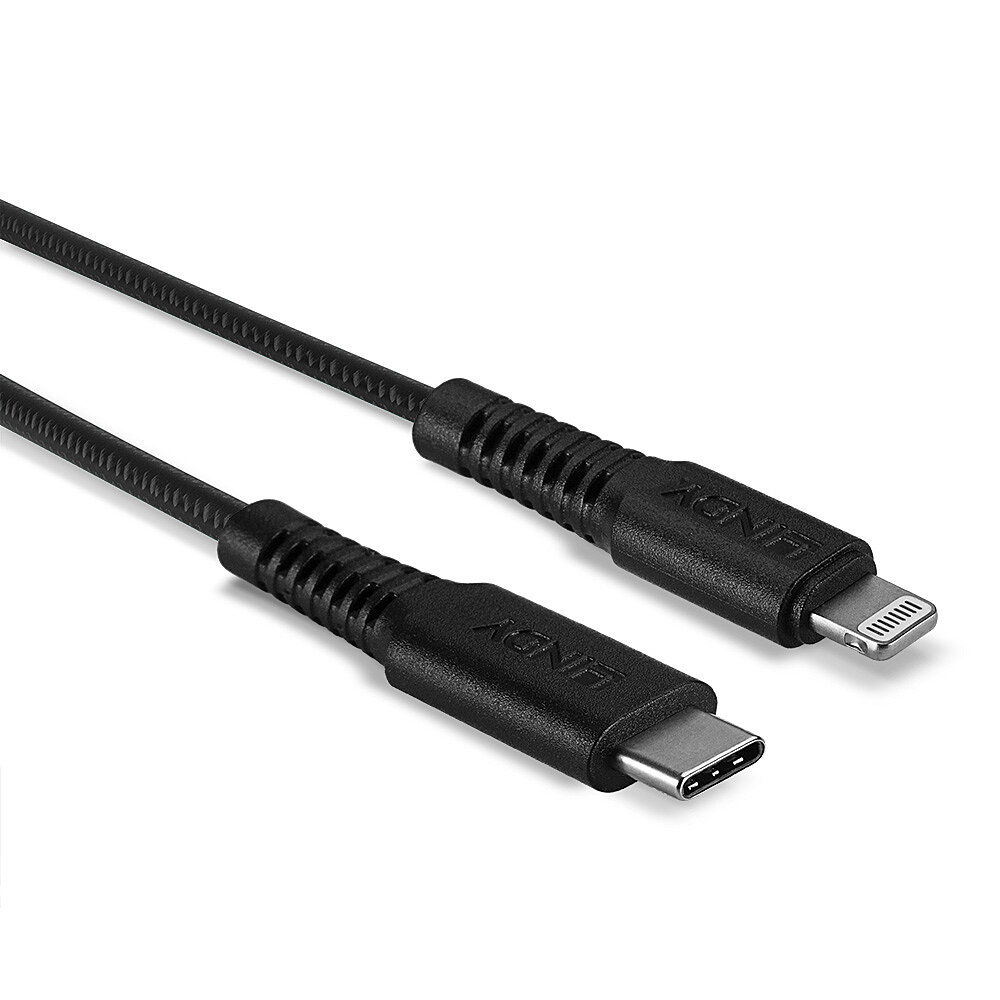 Cavo da USB-C a Lightning nero. Connettori su ciascuna estremità. LINDY stampato sul connettore.