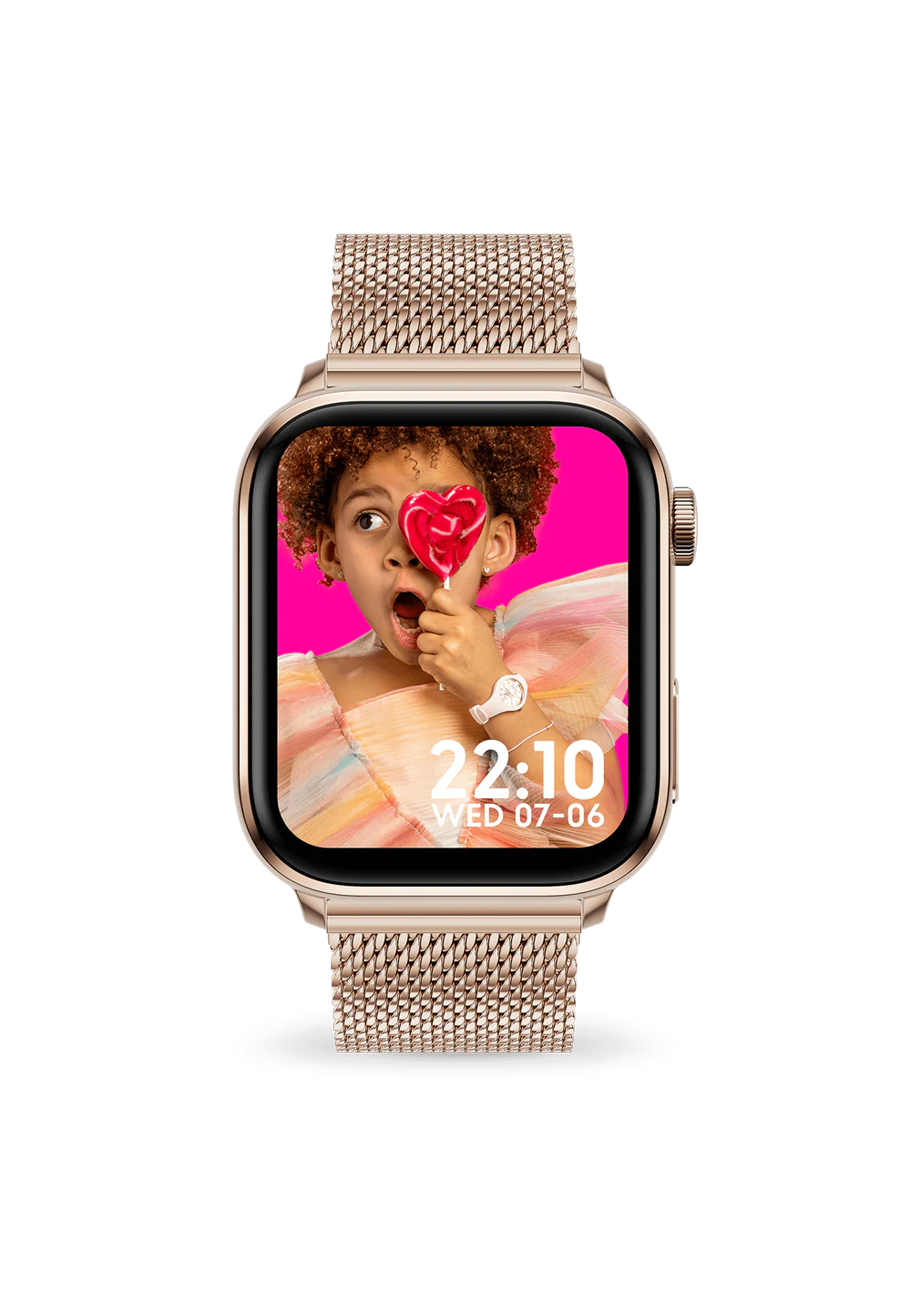 Goldene Smartwatch mit Mädchen, das einen herzförmigen Lolli hält.