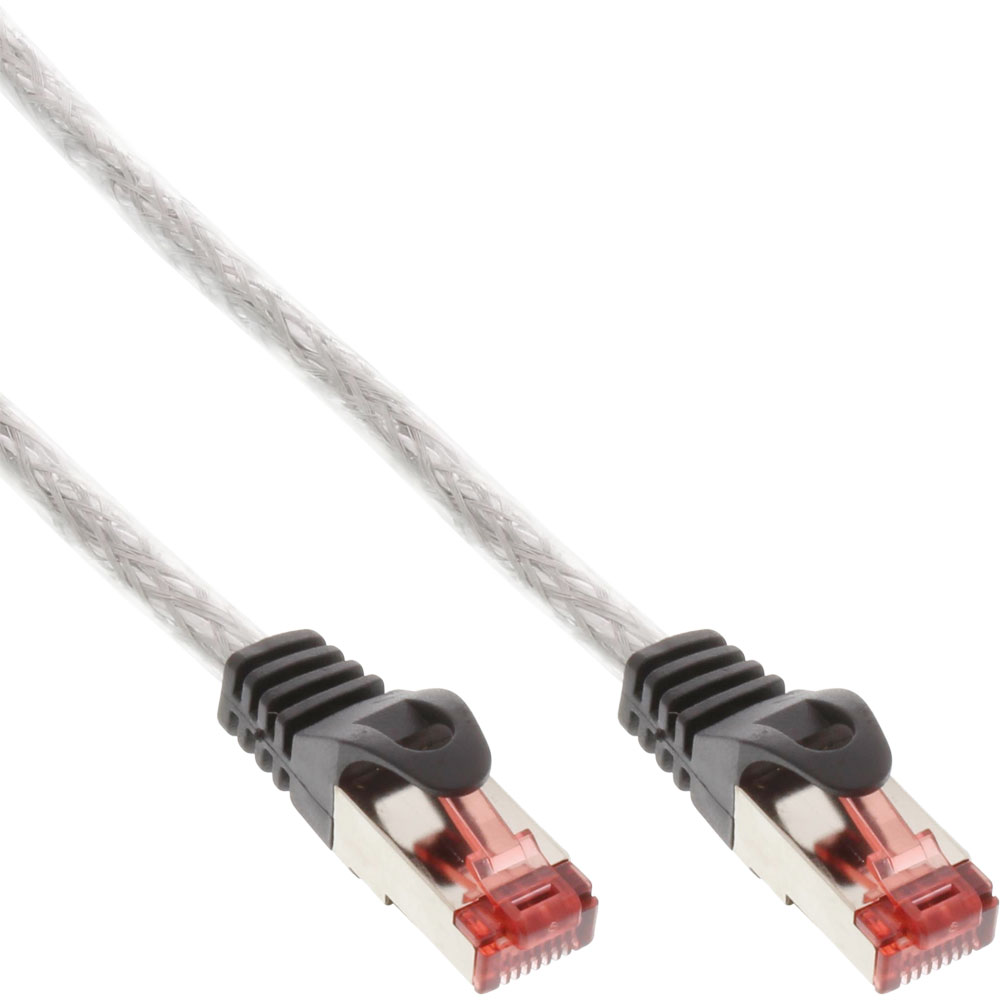 Câble Ethernet avec connecteurs. Câble gris avec connecteurs noirs et détails rouges.