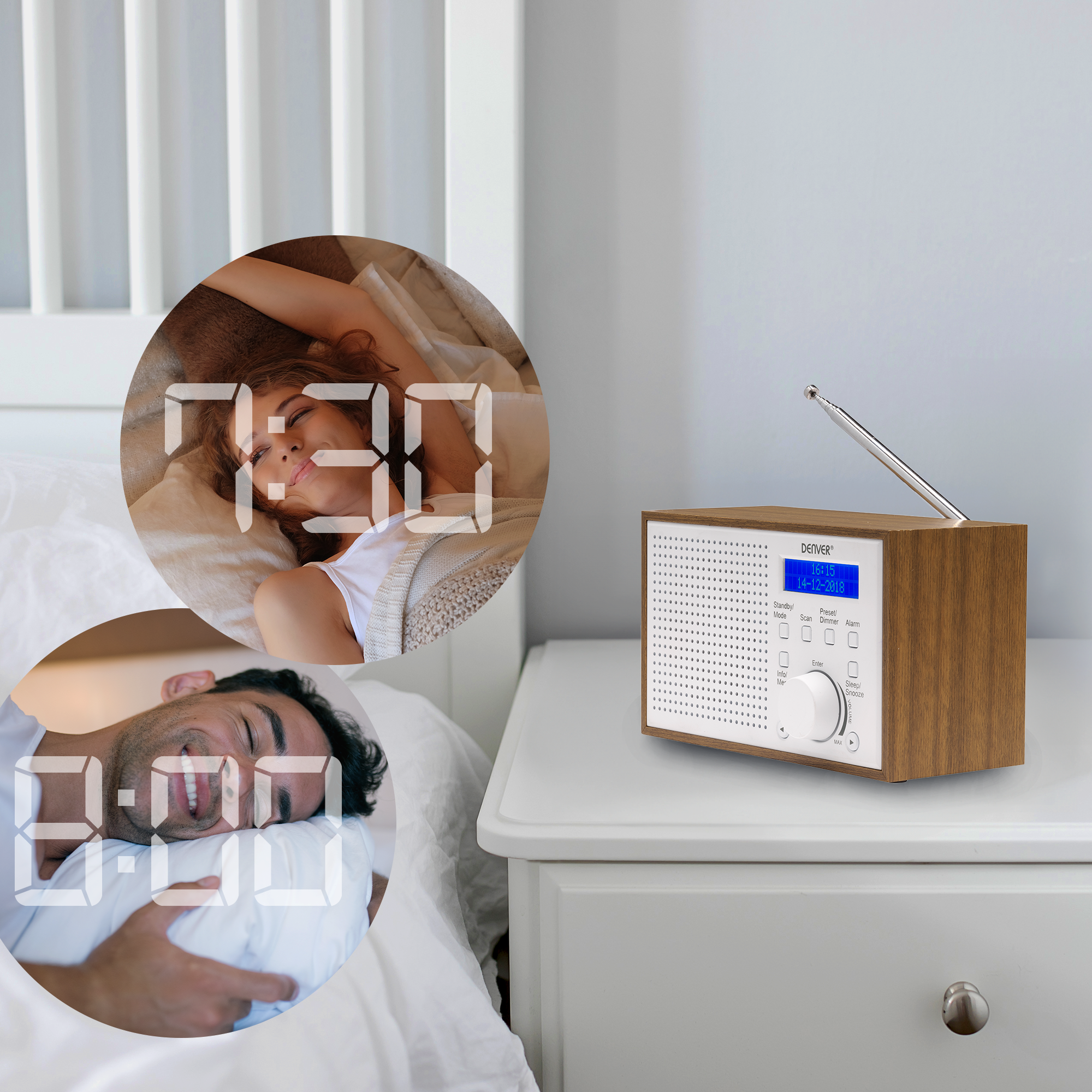 Radiobudzik pokazujący czas, z śpiącymi ludźmi, na szafce nocnej obok łóżka.