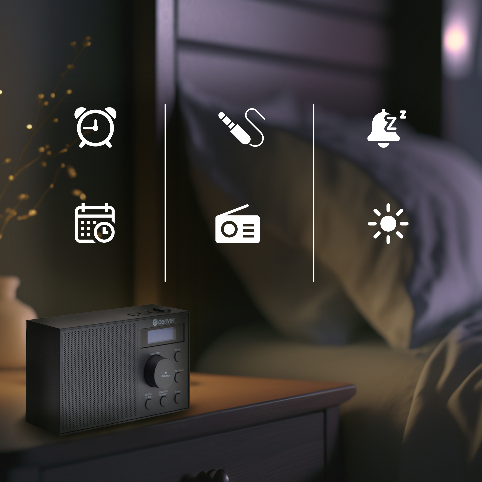 Czarny cyfrowy radiobudzik na stoliku nocnym z ikonami funkcji.