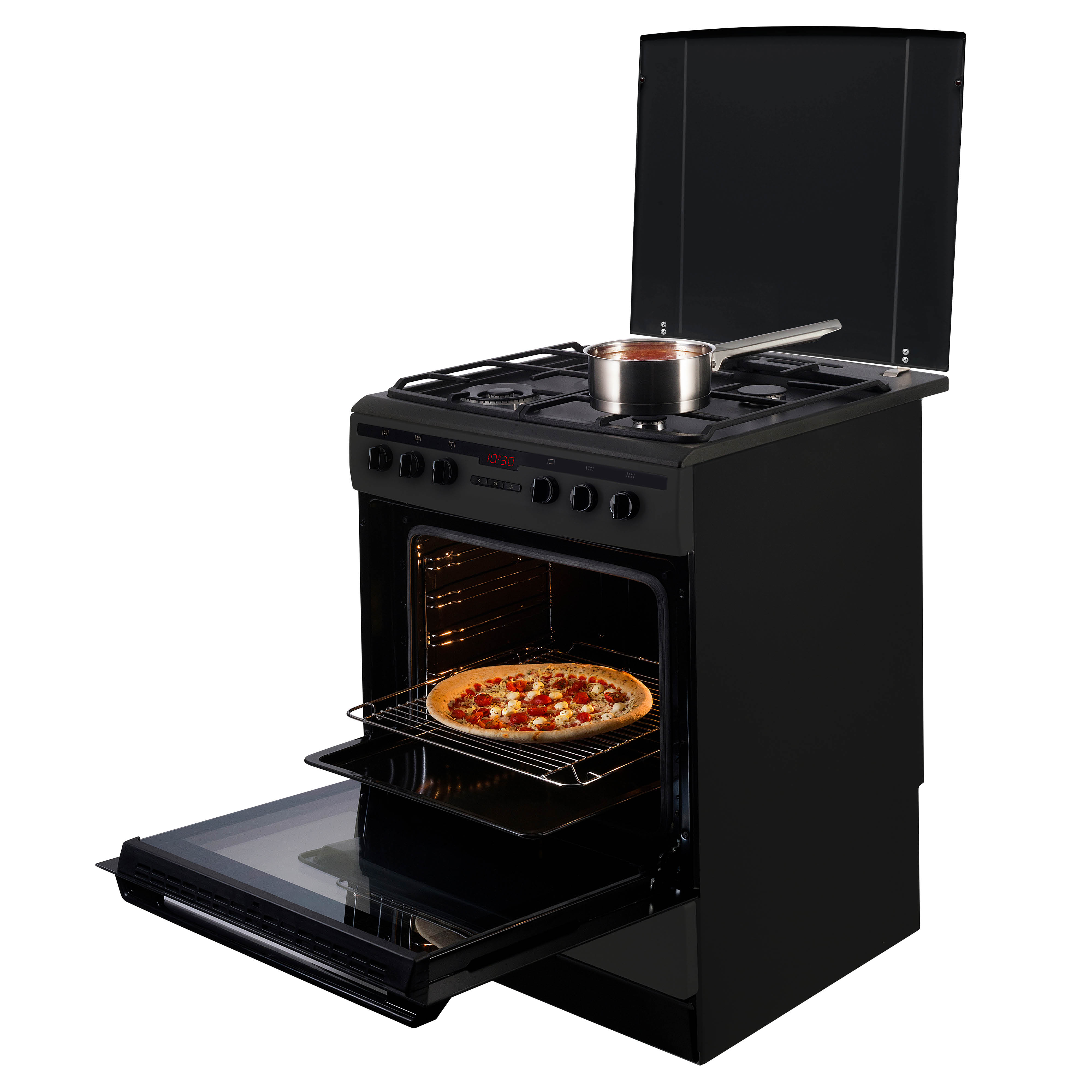 Zwart gasfornuis, open ovendeur, pizza erin, pan erop, op witte achtergrond.