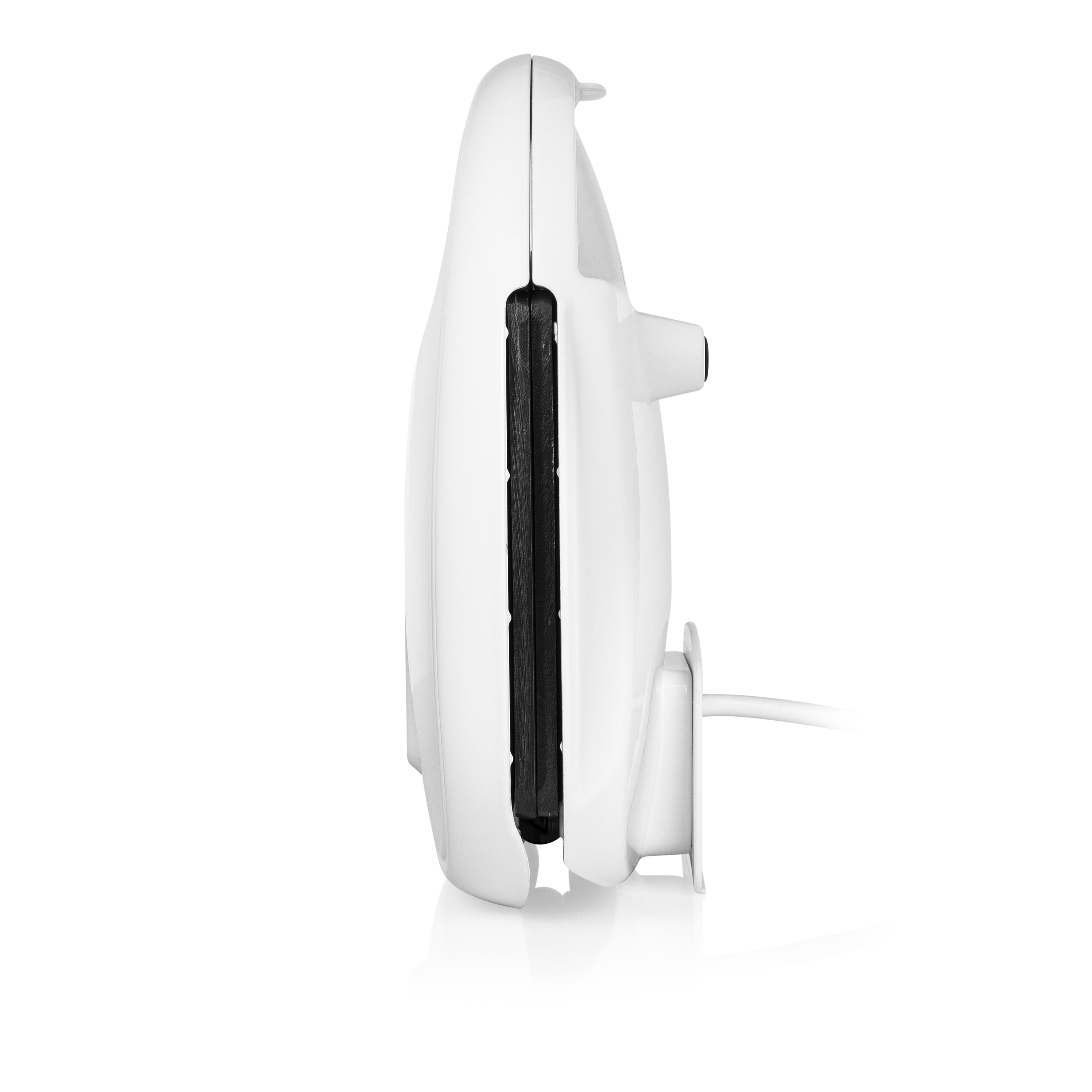 Biała gofrownica, widok z boku, na białym tle. Urządzenie jest zamknięte.