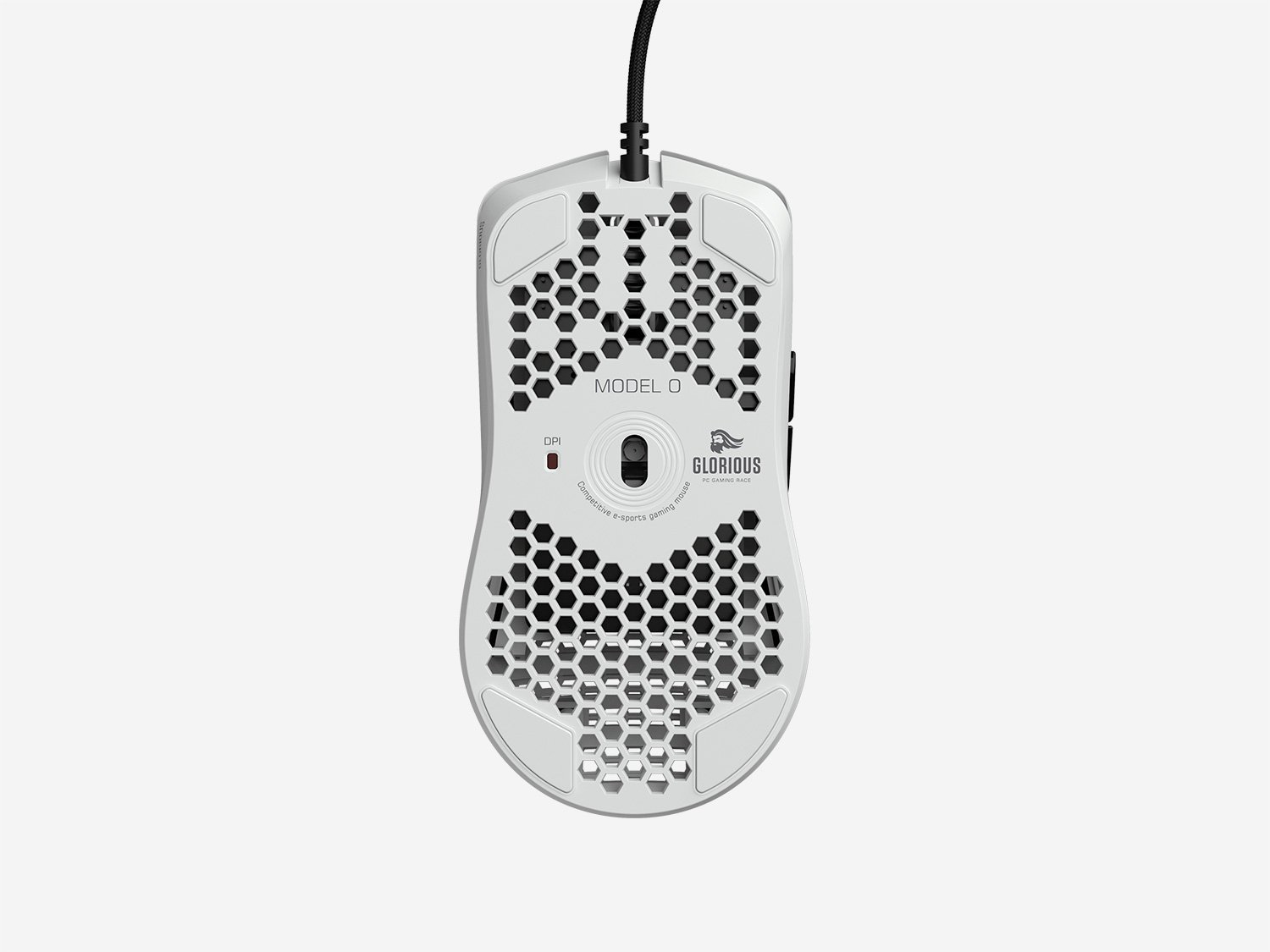 Witte gamingmuis met een honingraatontwerp aan de onderkant, met het logo en de knoppen.
