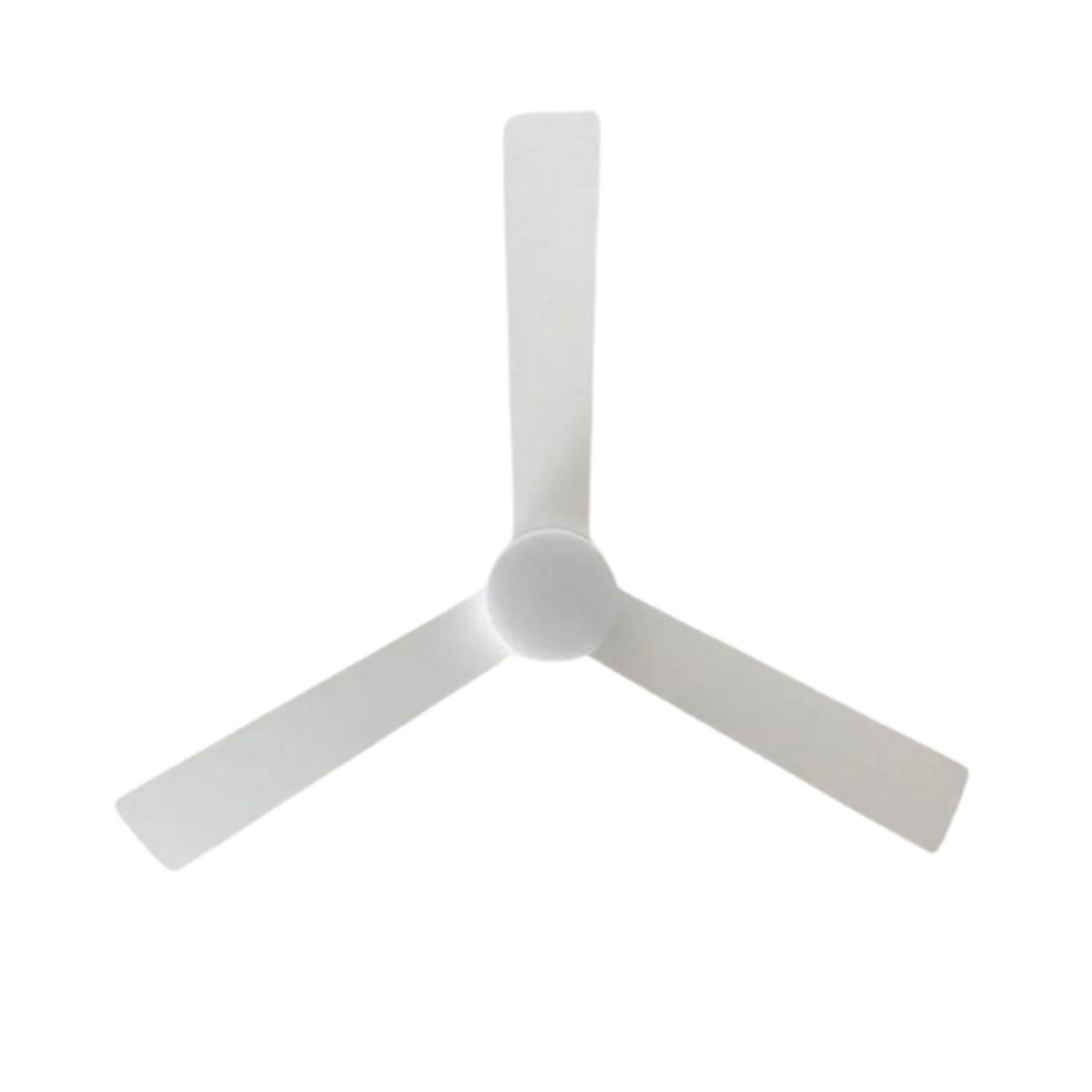 Un ventilatore da soffitto bianco con tre pale, design semplice, isolato su bianco.