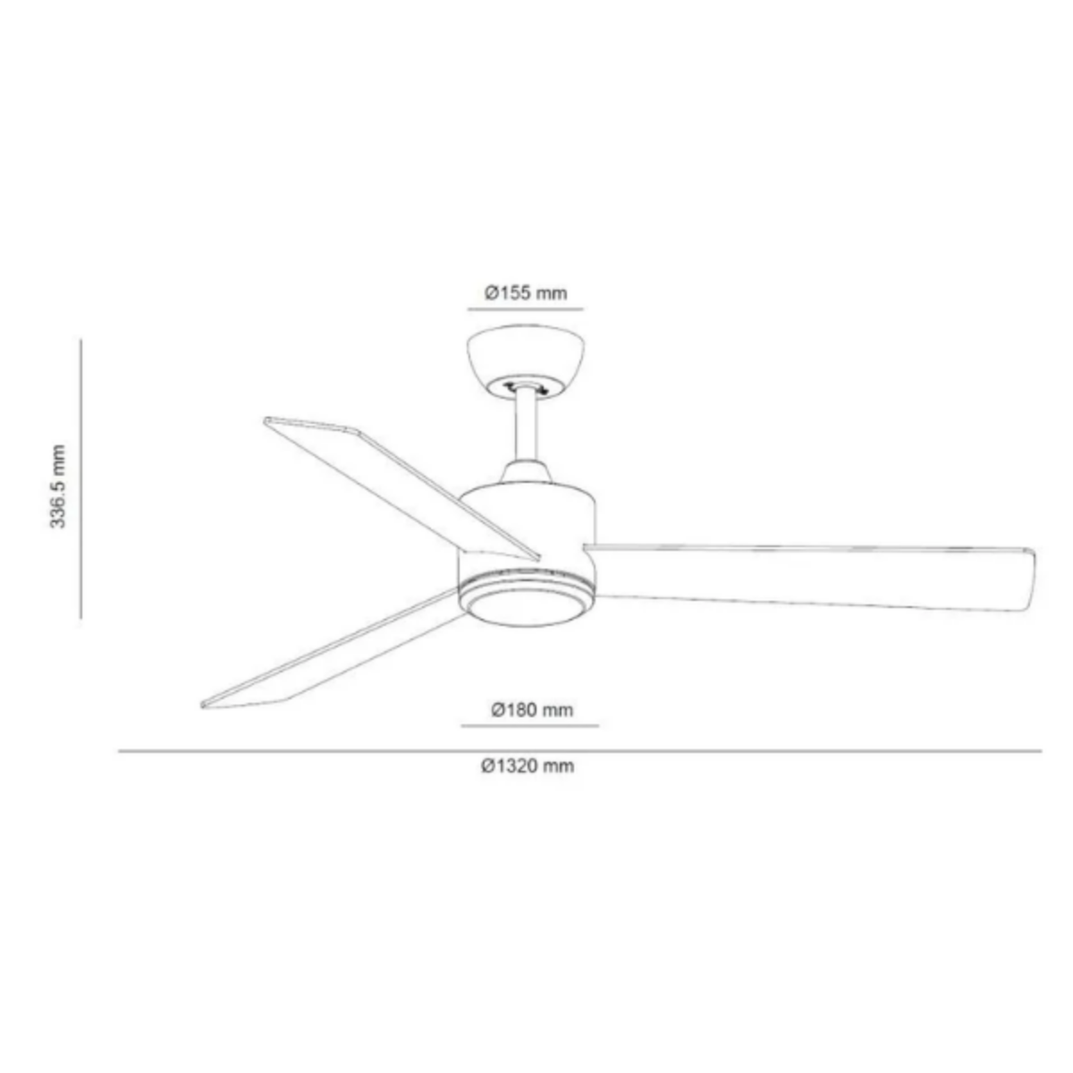 Un ventilatore da soffitto bianco con tre pale e una mano che tiene un telecomando.