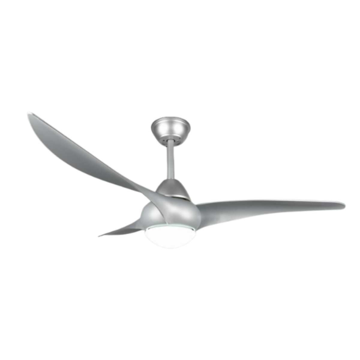 Un ventilatore da soffitto argento metallizzato con tre pale e luce.
