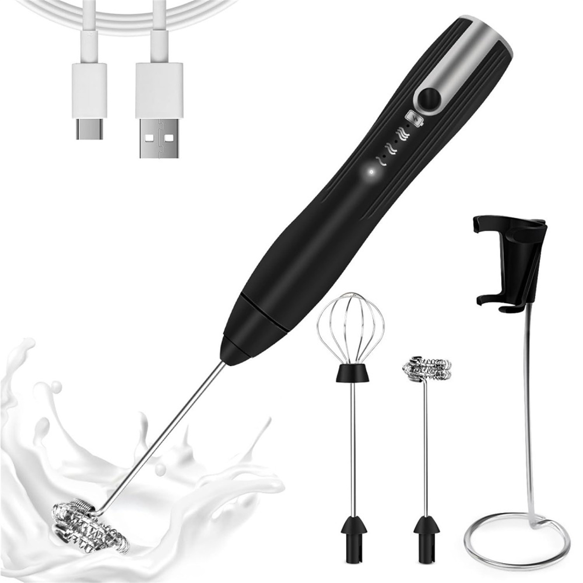 Schwarzer Milchaufschäumer mit Zubehör. USB-C- und USB-Kabel sind ebenfalls vorhanden. Weißer Hintergrund.