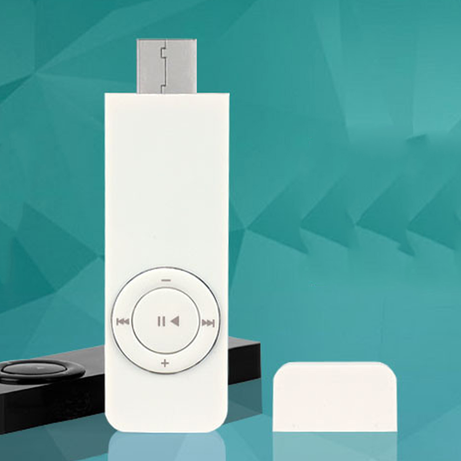 Ein weißer MP3-Player mit Steuertasten, einem USB-Anschluss und einer separaten Kappe vor türkisfarbenem Hintergrund.