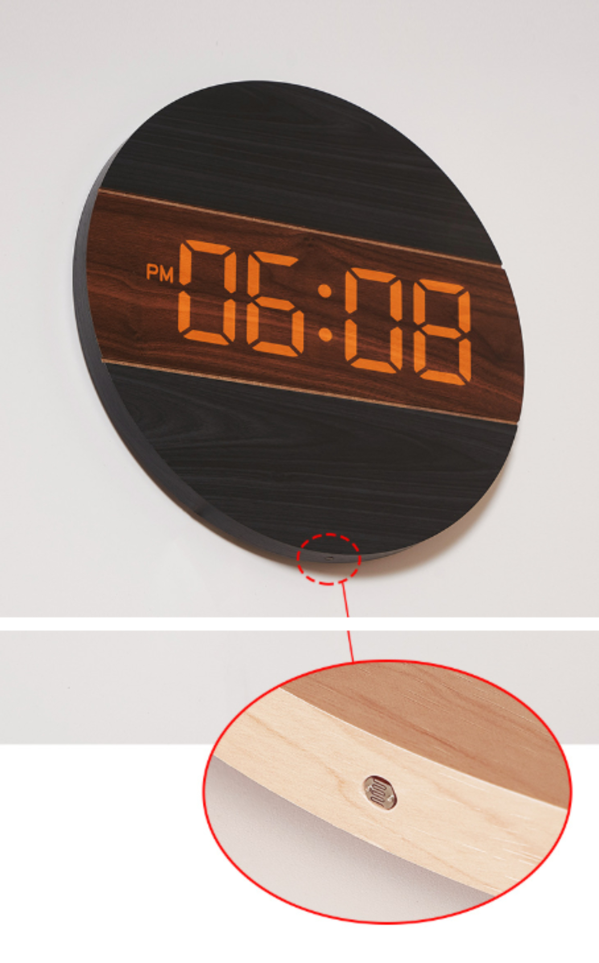 Eine runde Holzuhr zeigt 06:08. Die Uhr ist schwarz und braun. Der Boden zeigt ein Detail in Nahaufnahme.