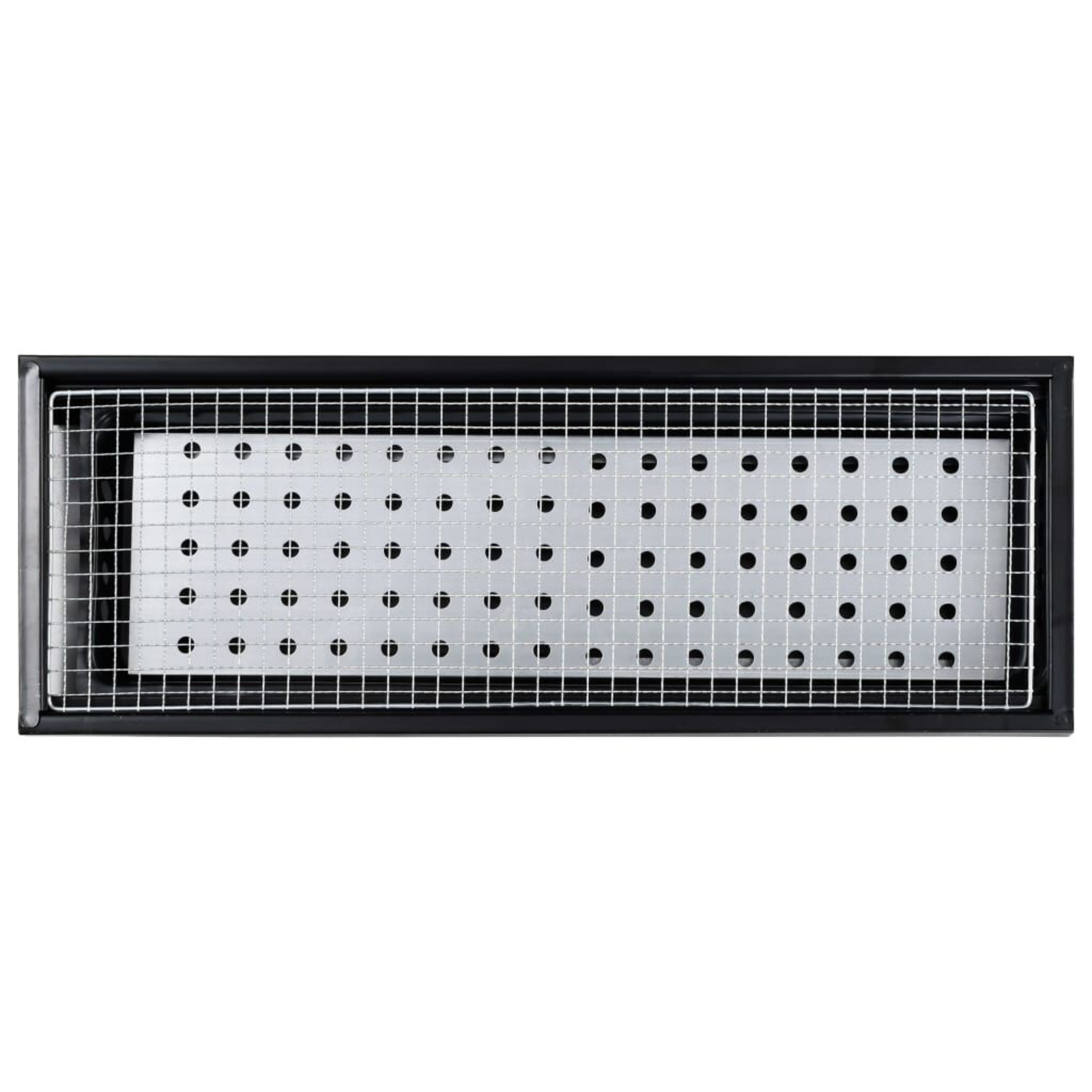 Schwarzer Grill mit Metallgitter und vielen Löchern.