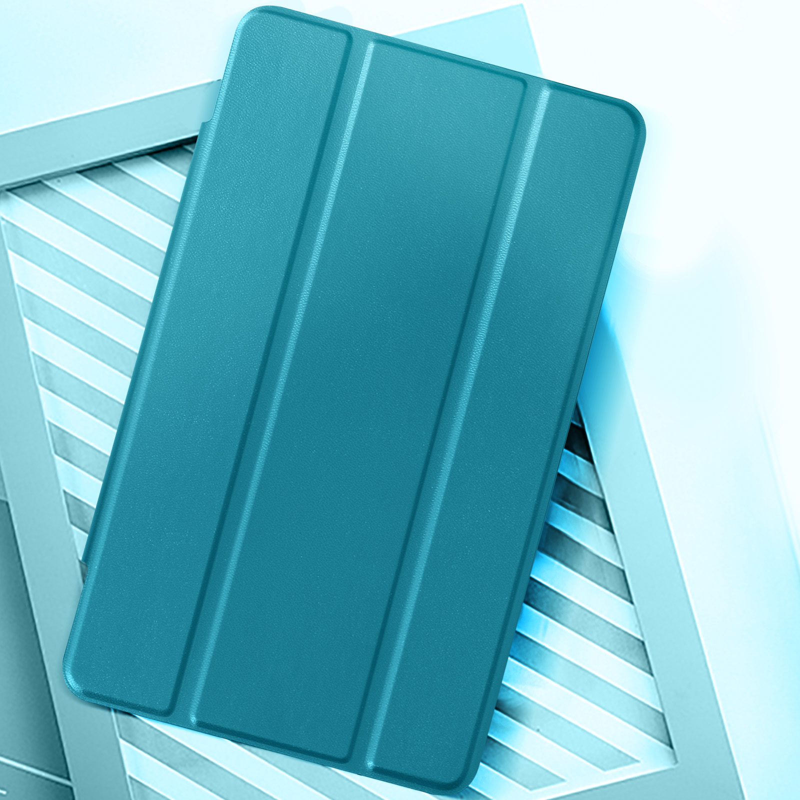 Una custodia per tablet verde acqua su sfondo e cornice azzurri.