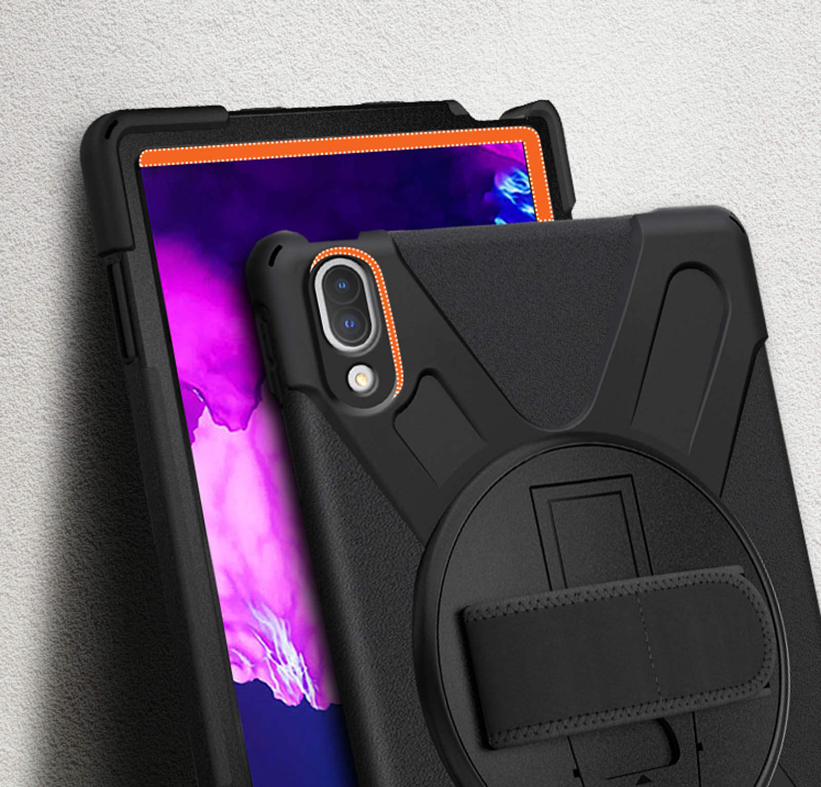 Custodia per tablet nera con supporto e ritaglio per fotocamera. Un altro tablet è all'interno.