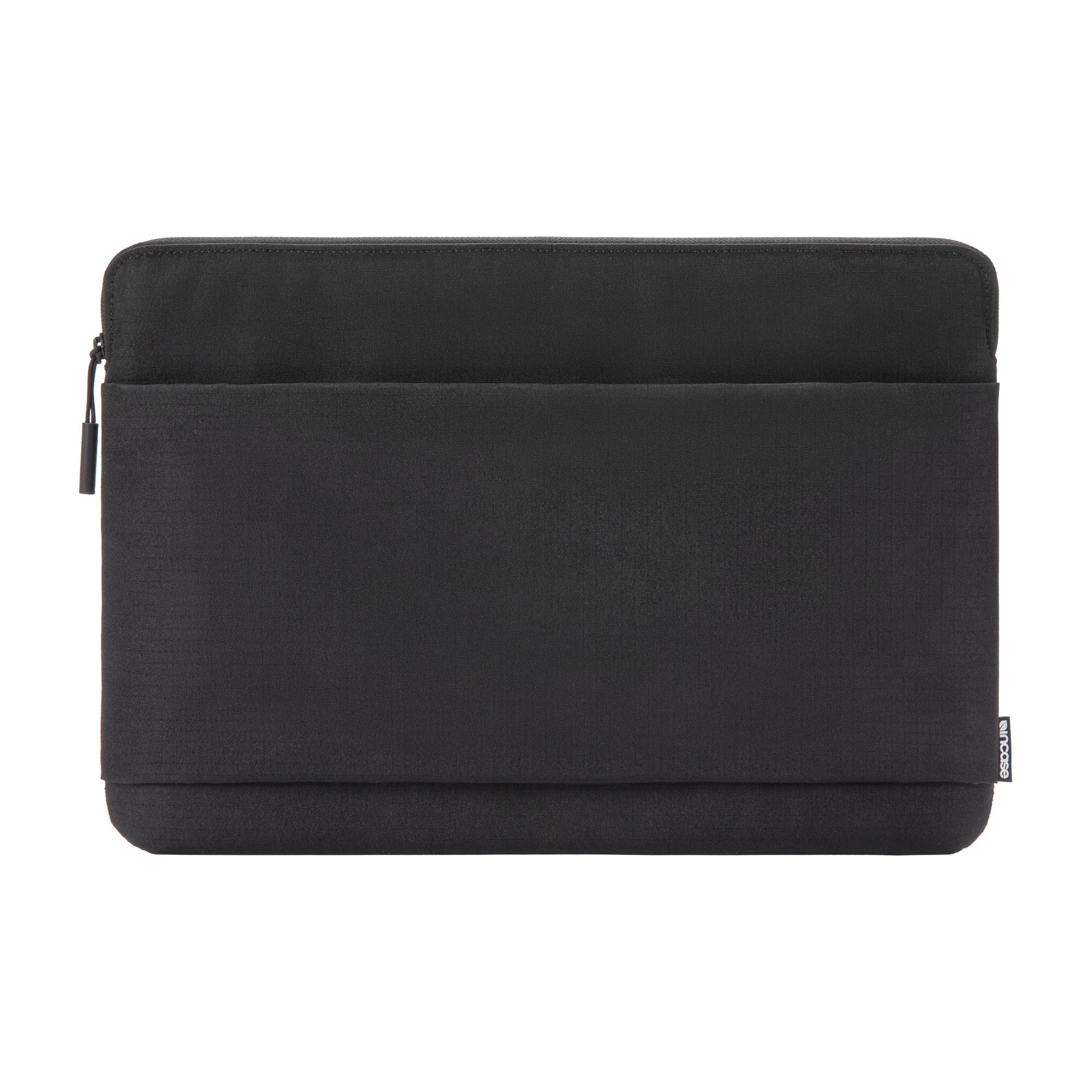 Custodia nera per laptop con chiusura a zip. Sfondo bianco.