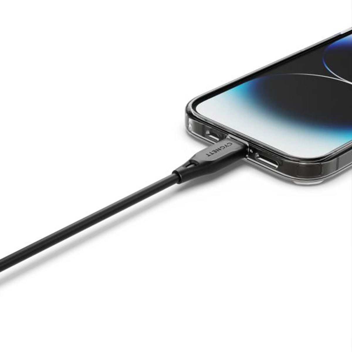 Schwarzes Ladekabel, das in ein Telefon eingesteckt ist.