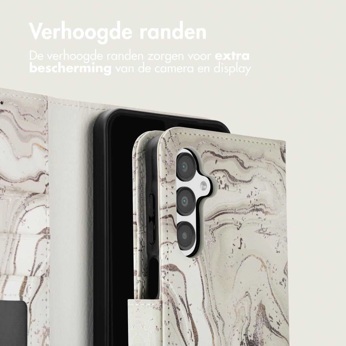Étui crème avec motif marbre. Téléphone à l'intérieur. Texte : Bords surélevés pour protection caméra et écran.
