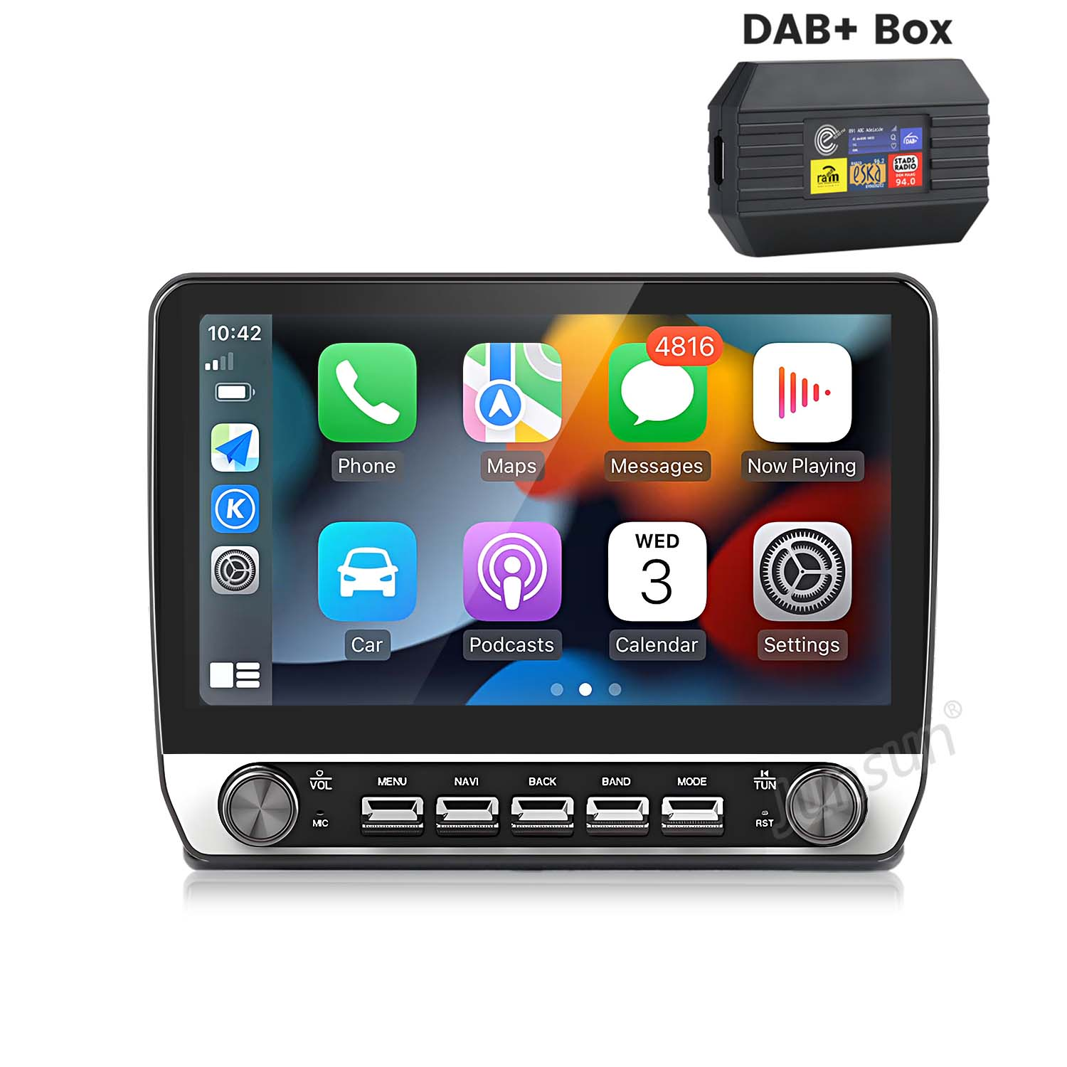 Sistema multimediale per auto con touchscreen e box DAB+ su sfondo bianco.