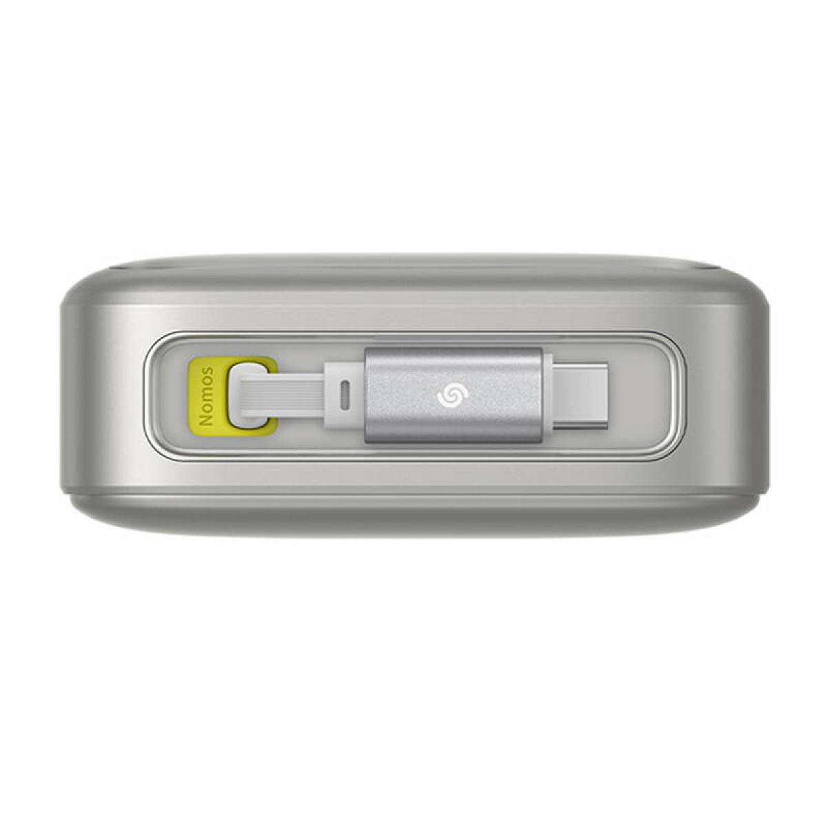 Dispositivo plateado con puerto USB-C y etiqueta amarilla 'Nomos', sobre fondo blanco.